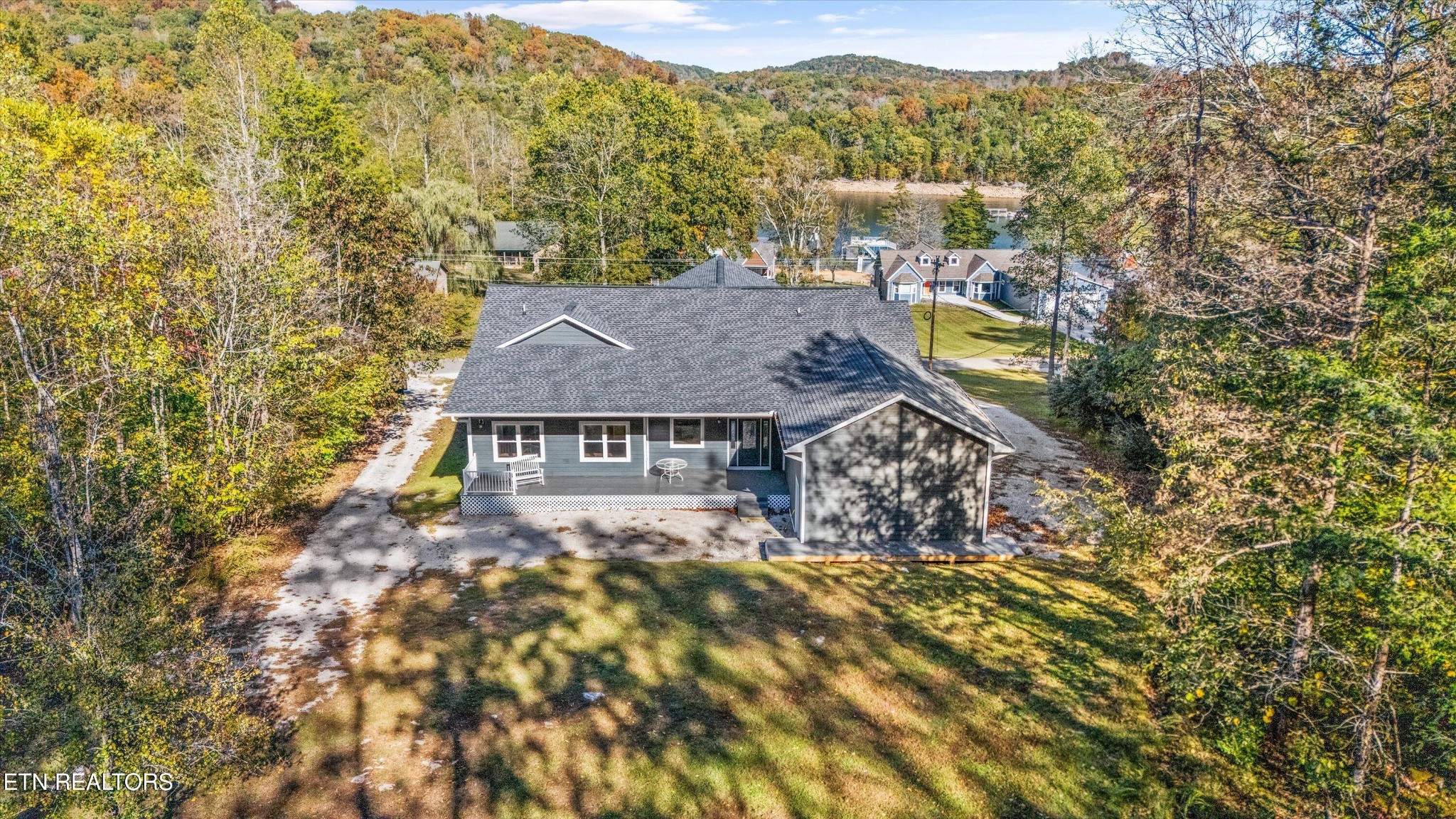620 E Norris Point Rd