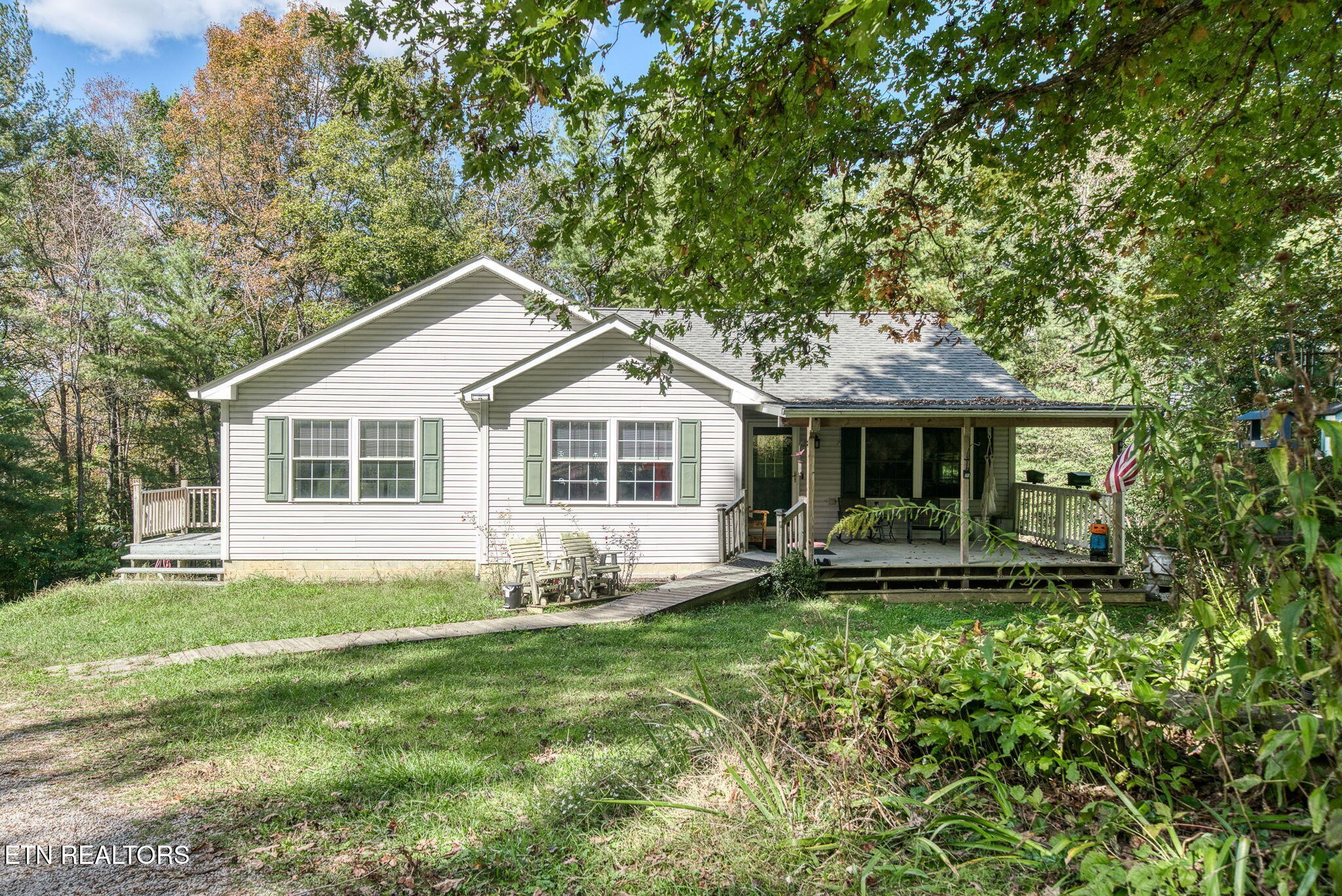 614 W Creston Rd