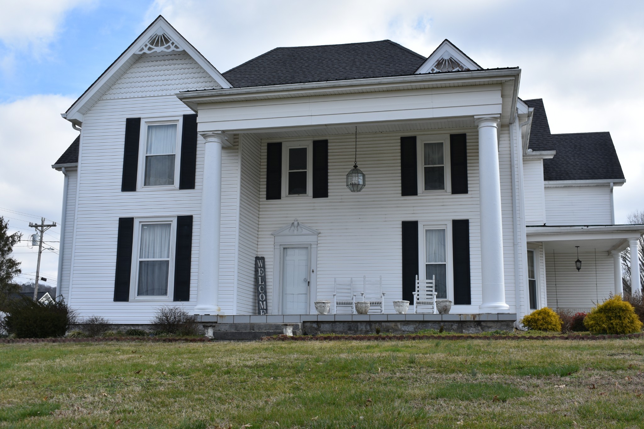 618 Main St, N