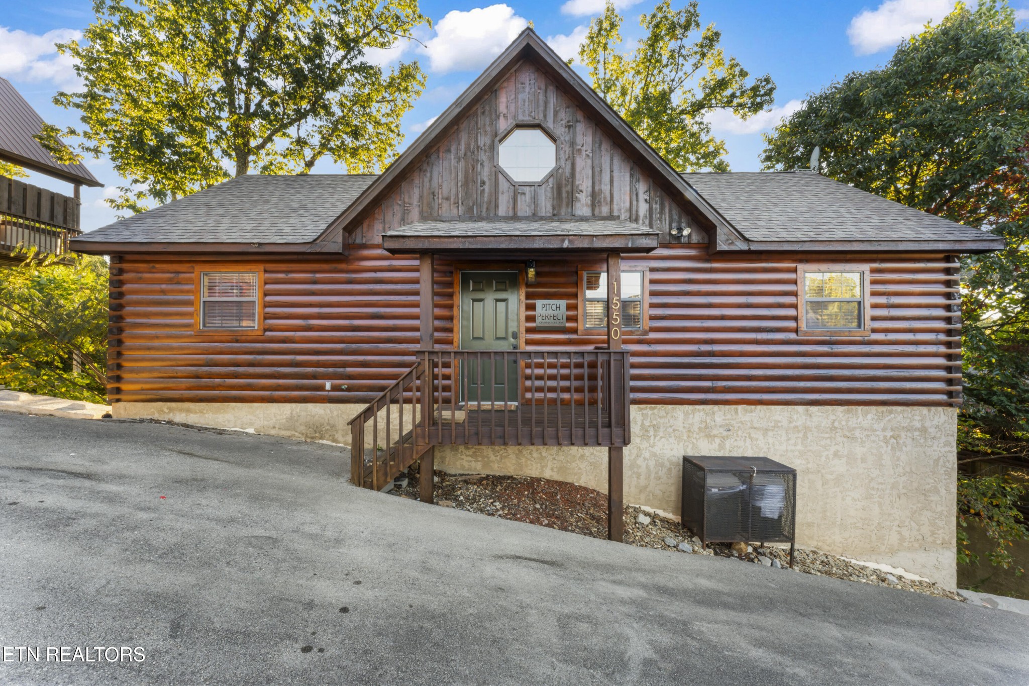 1550 Bears Den Way