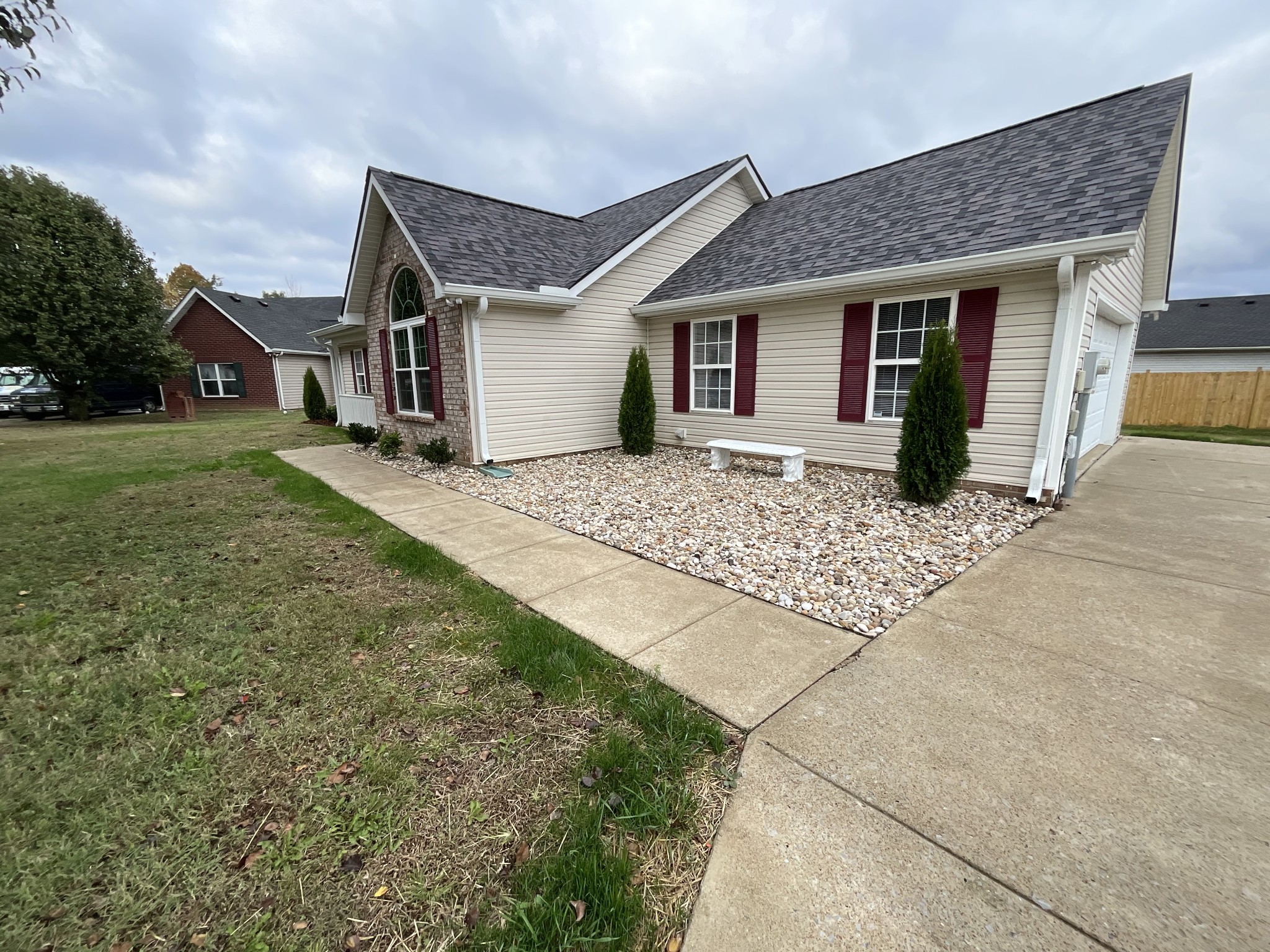 2712 Pickards Pt