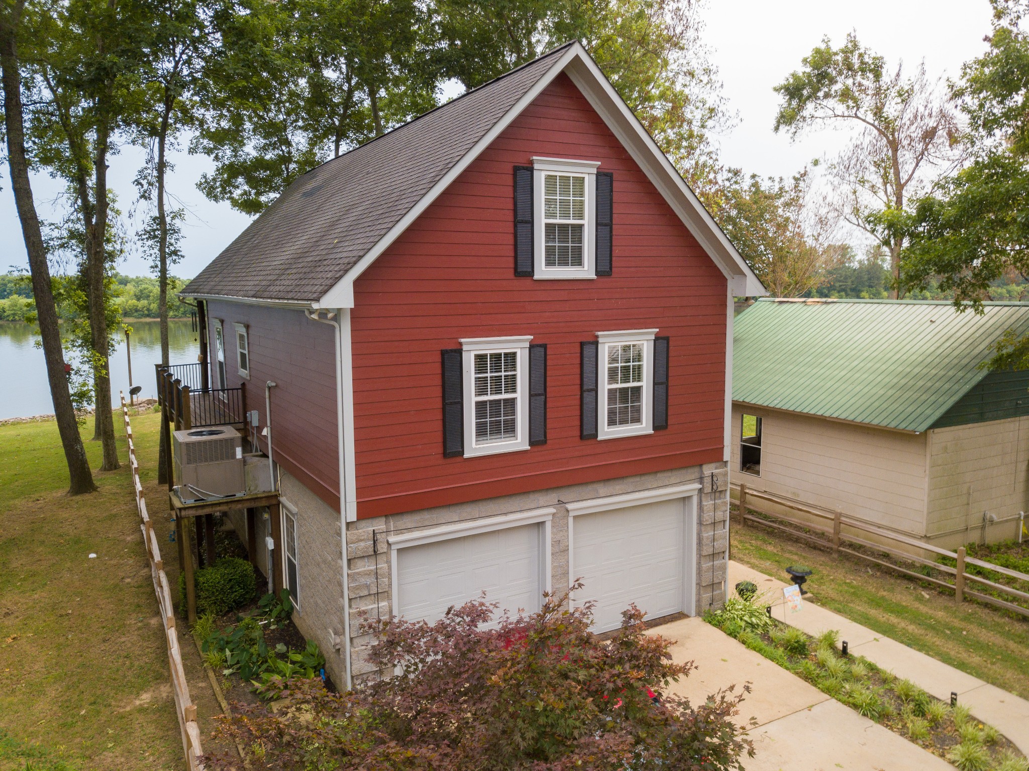 890 Vista River Ln