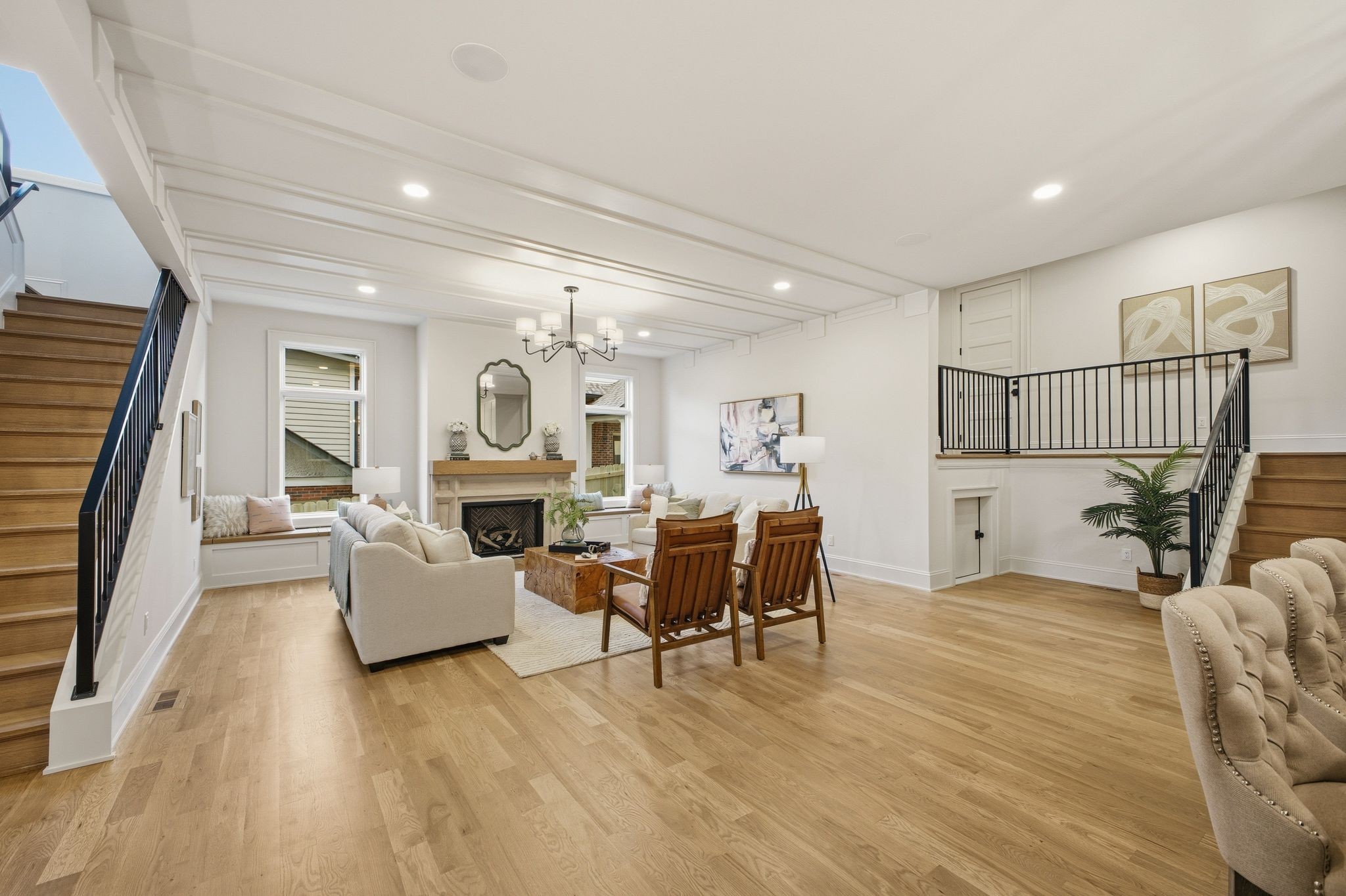 2113 Eastwood Ave