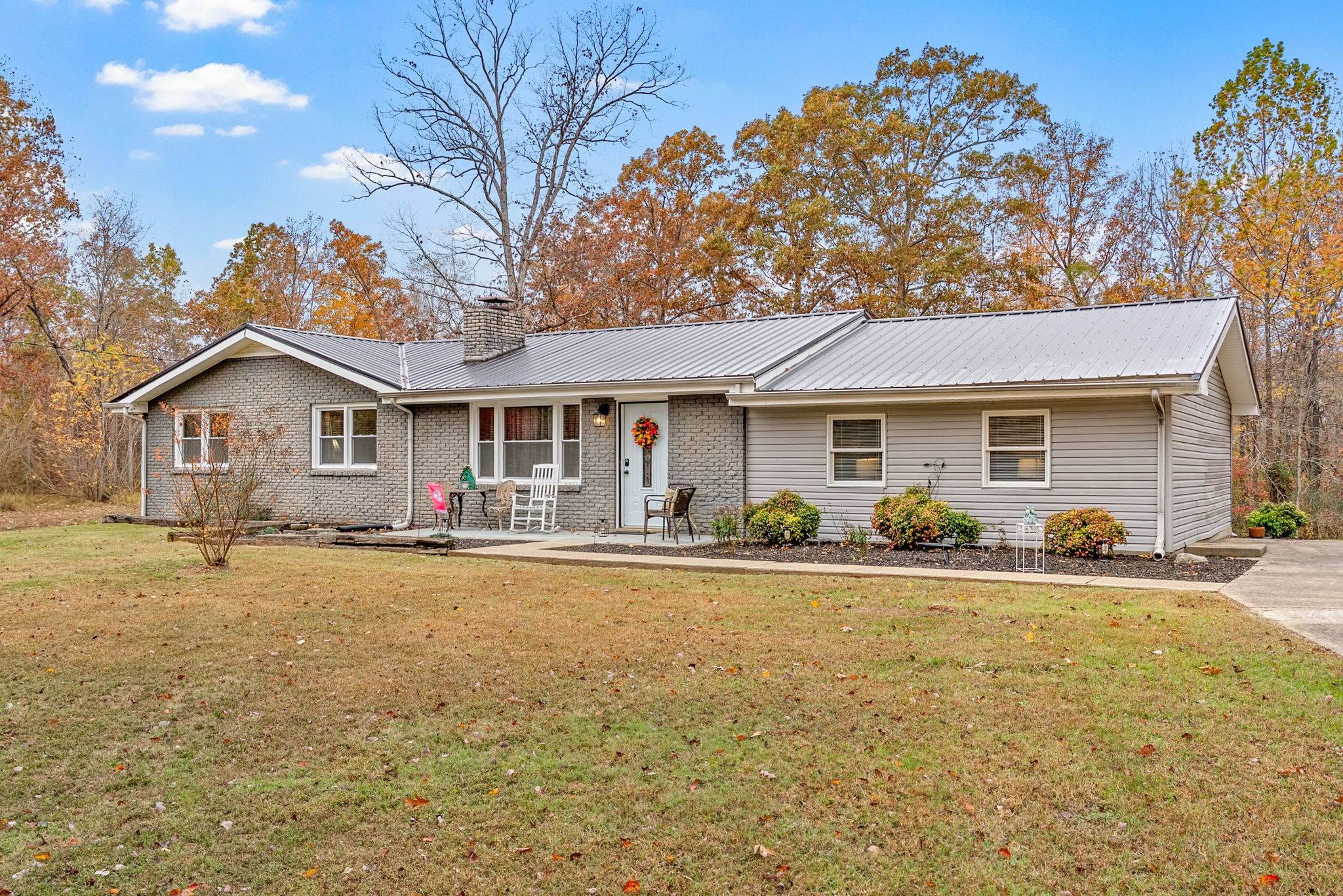 2126 Foster Rd