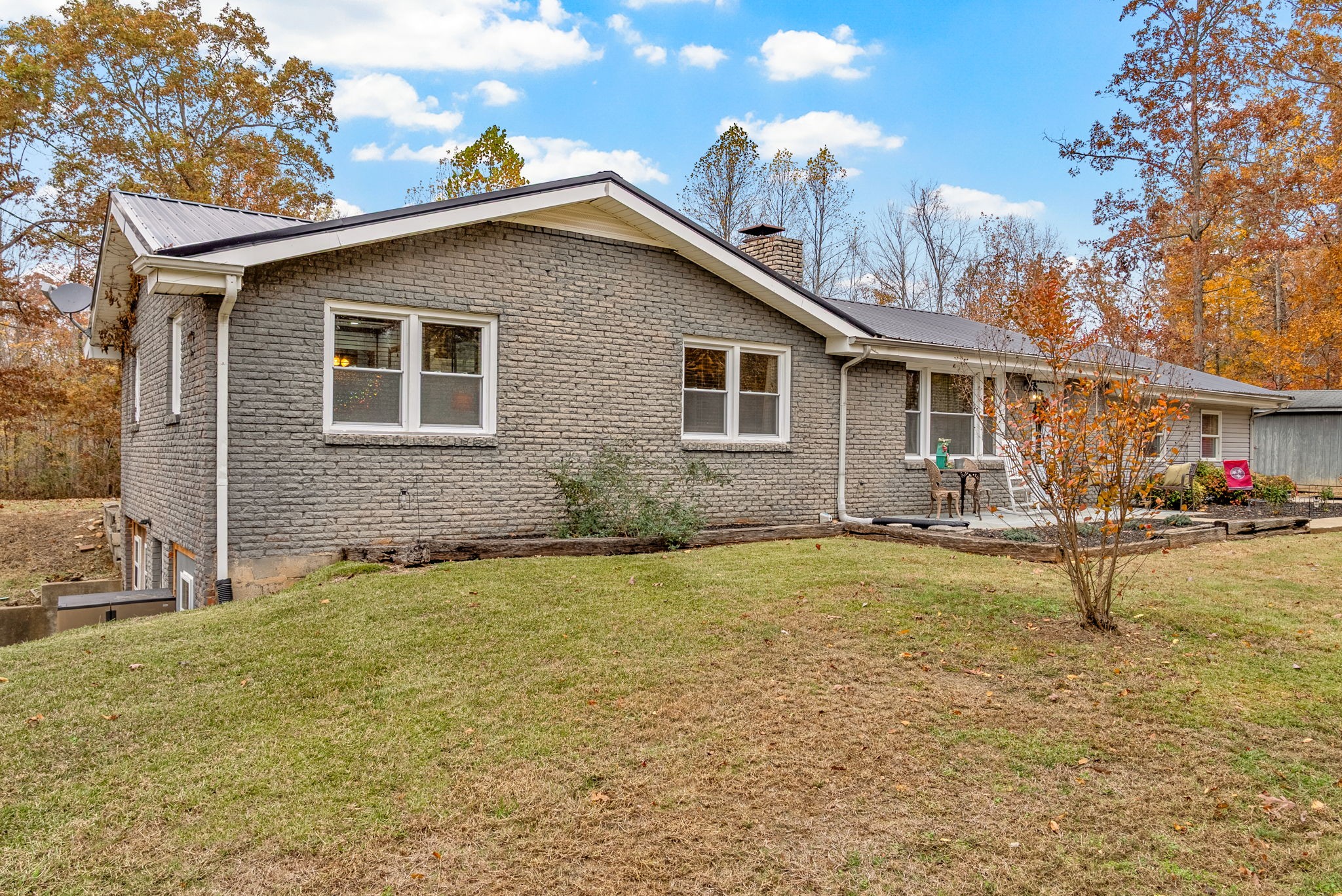 2126 Foster Rd
