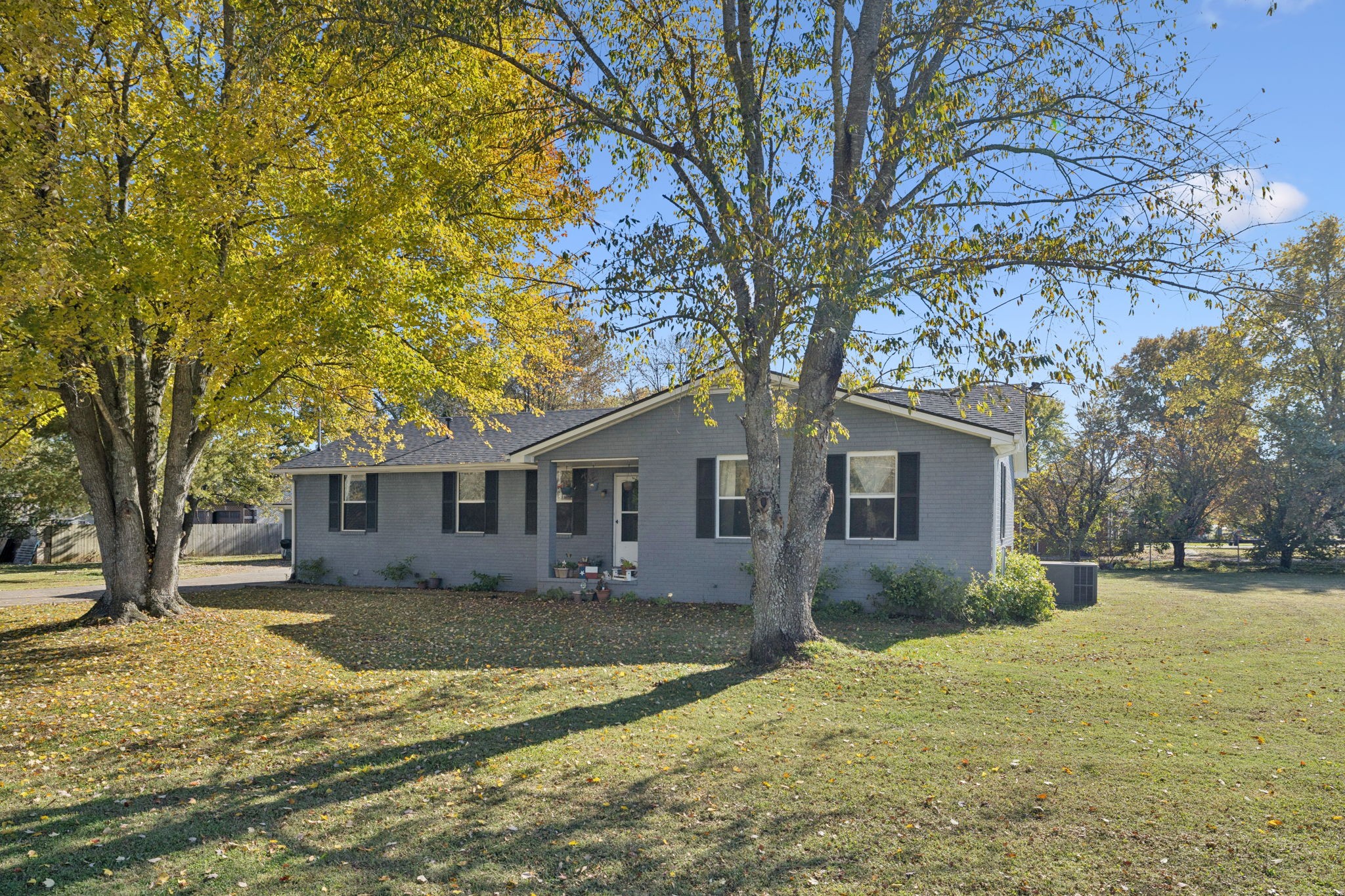 6002 Creekmont Dr