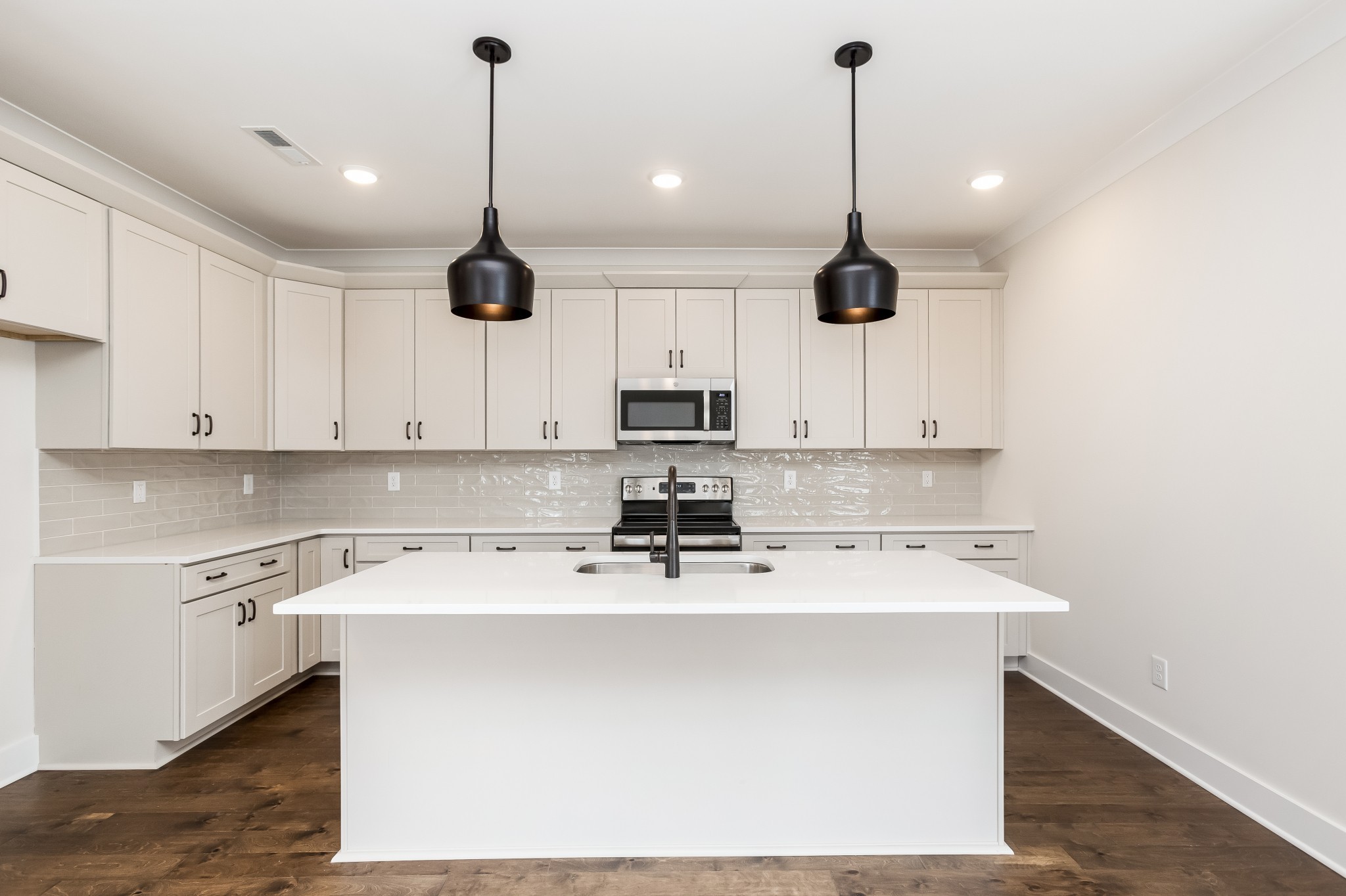 313 Jasmine Park