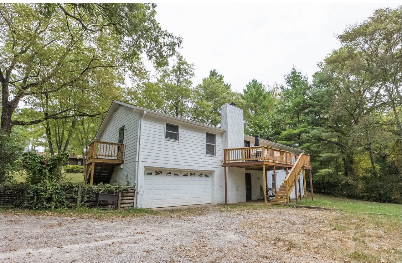 210 Elliott Ct