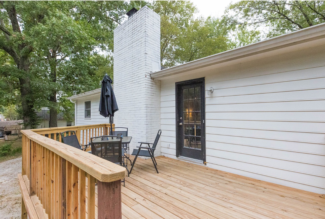 210 Elliott Ct