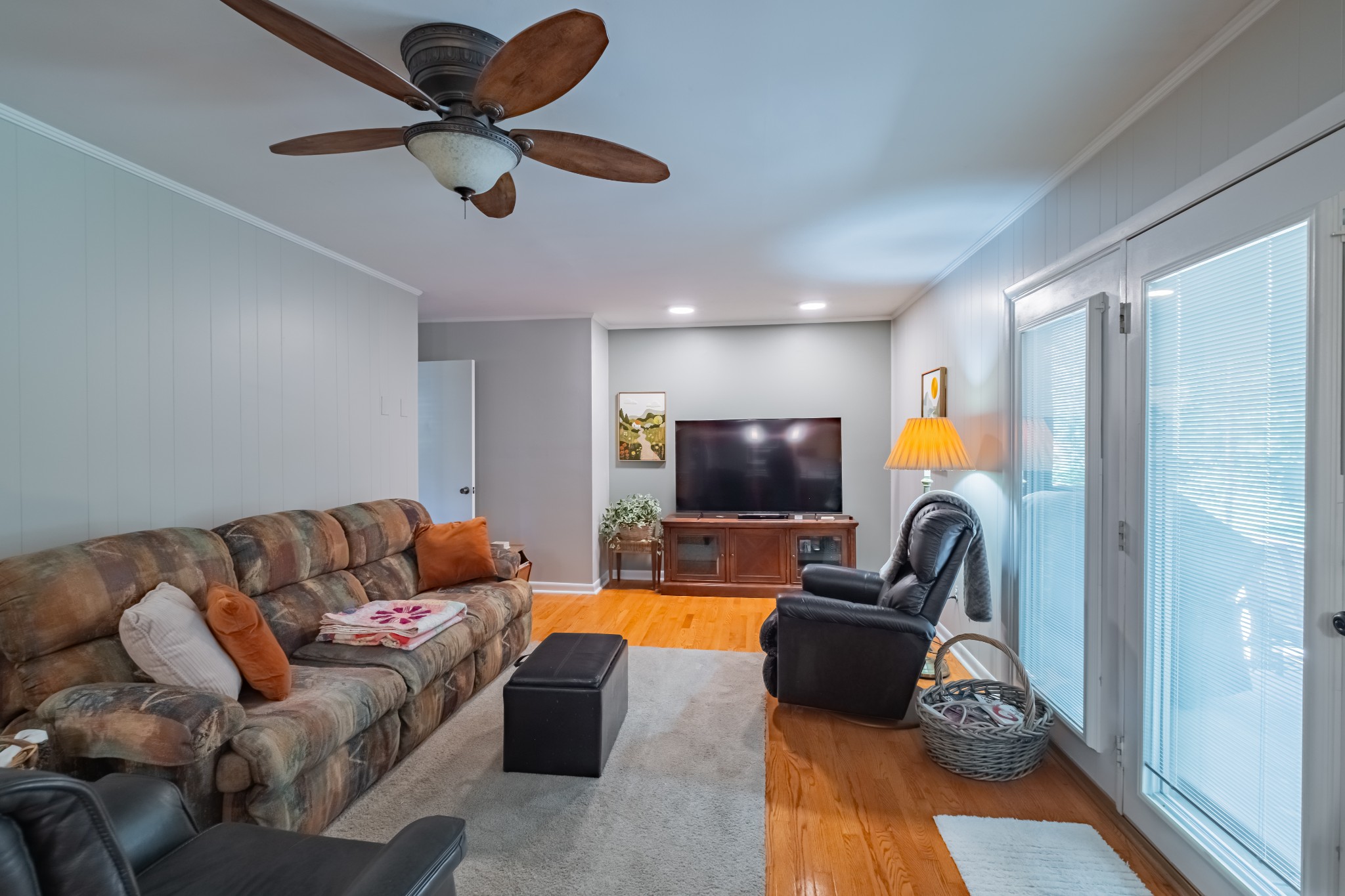 101 Crestwood Dr