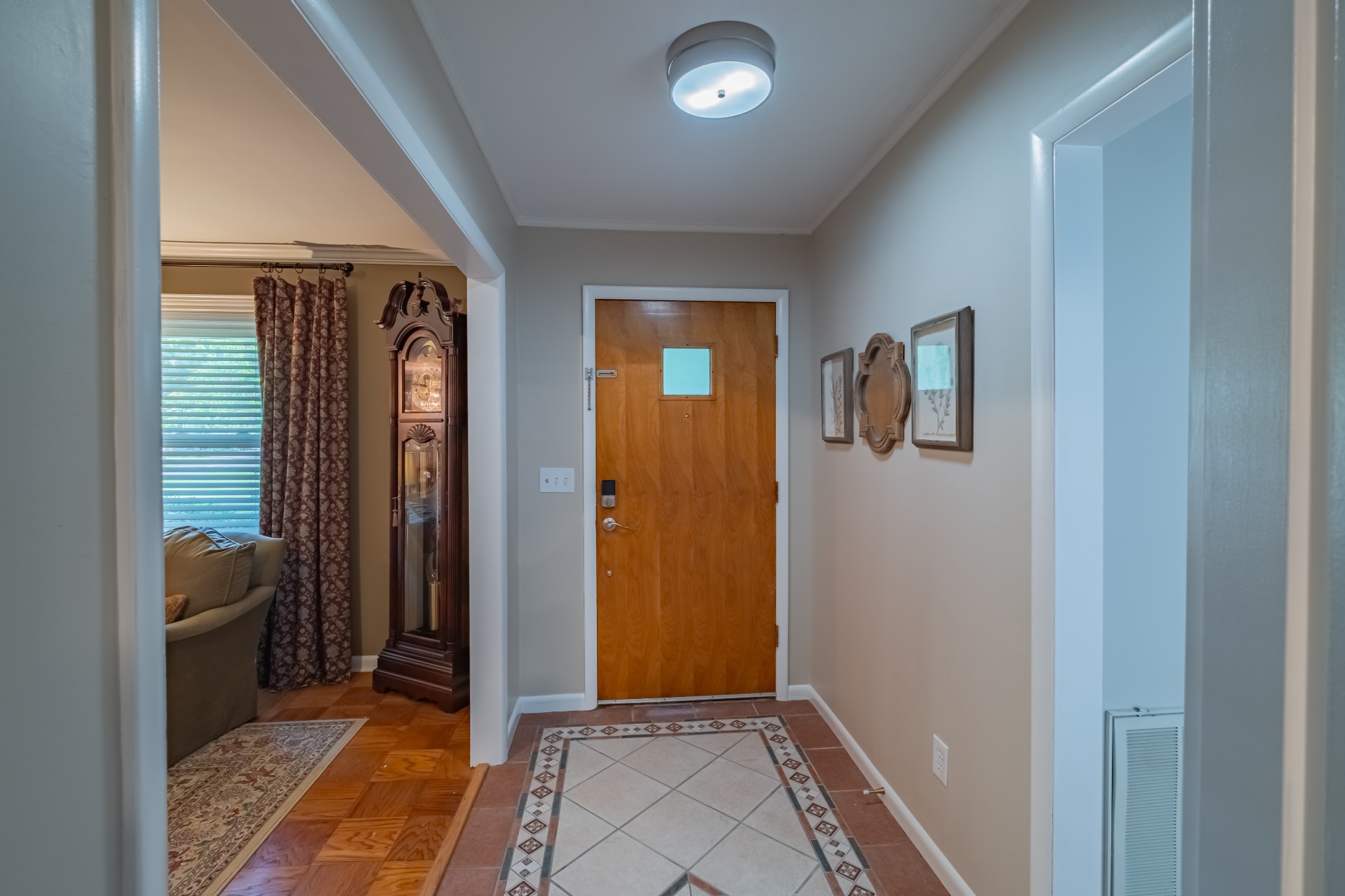 101 Crestwood Dr