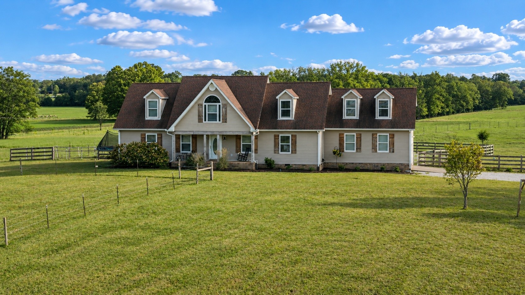 1883 Sawgrass Ln
