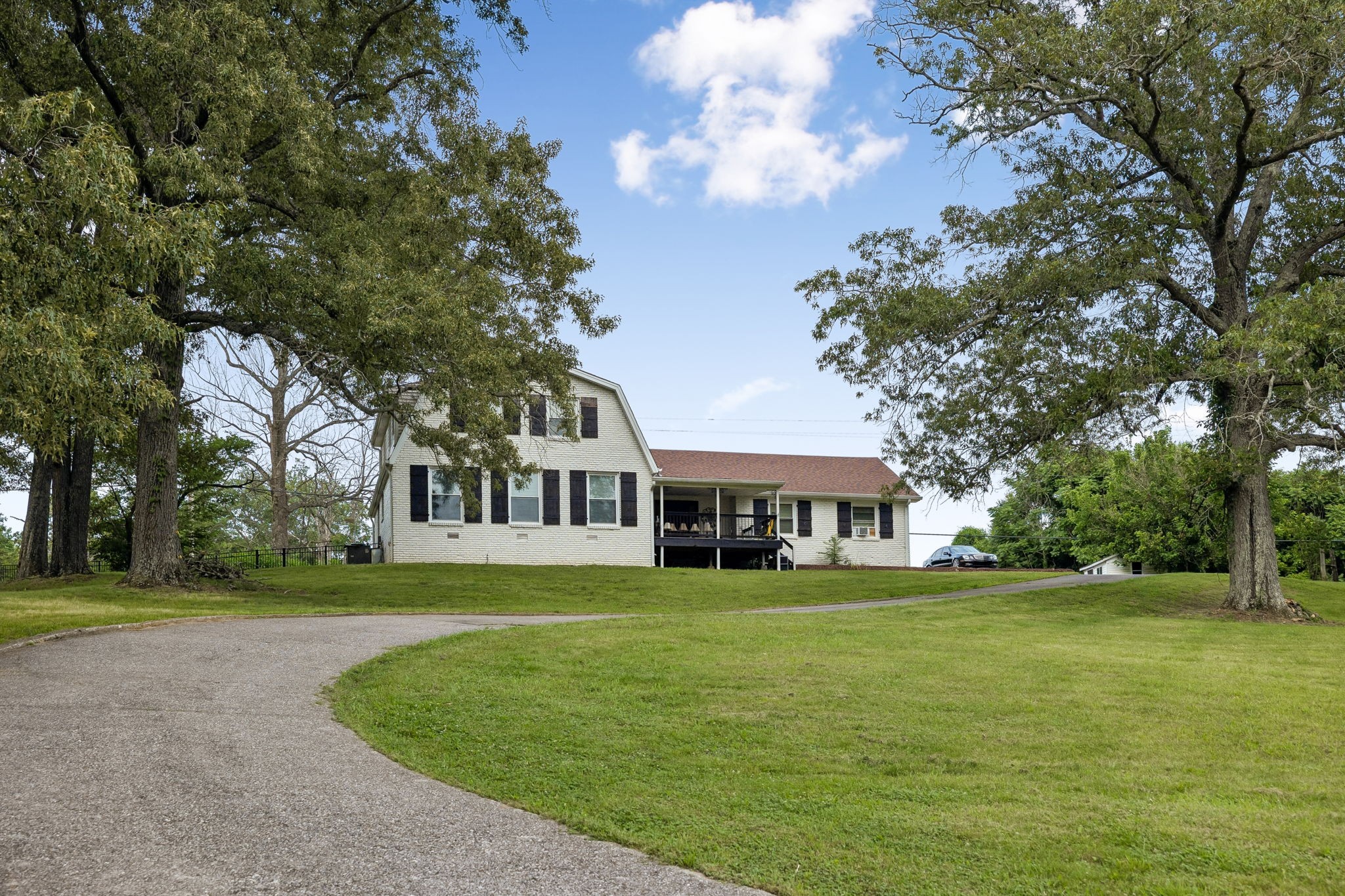 1733 Belotes Ferry Rd