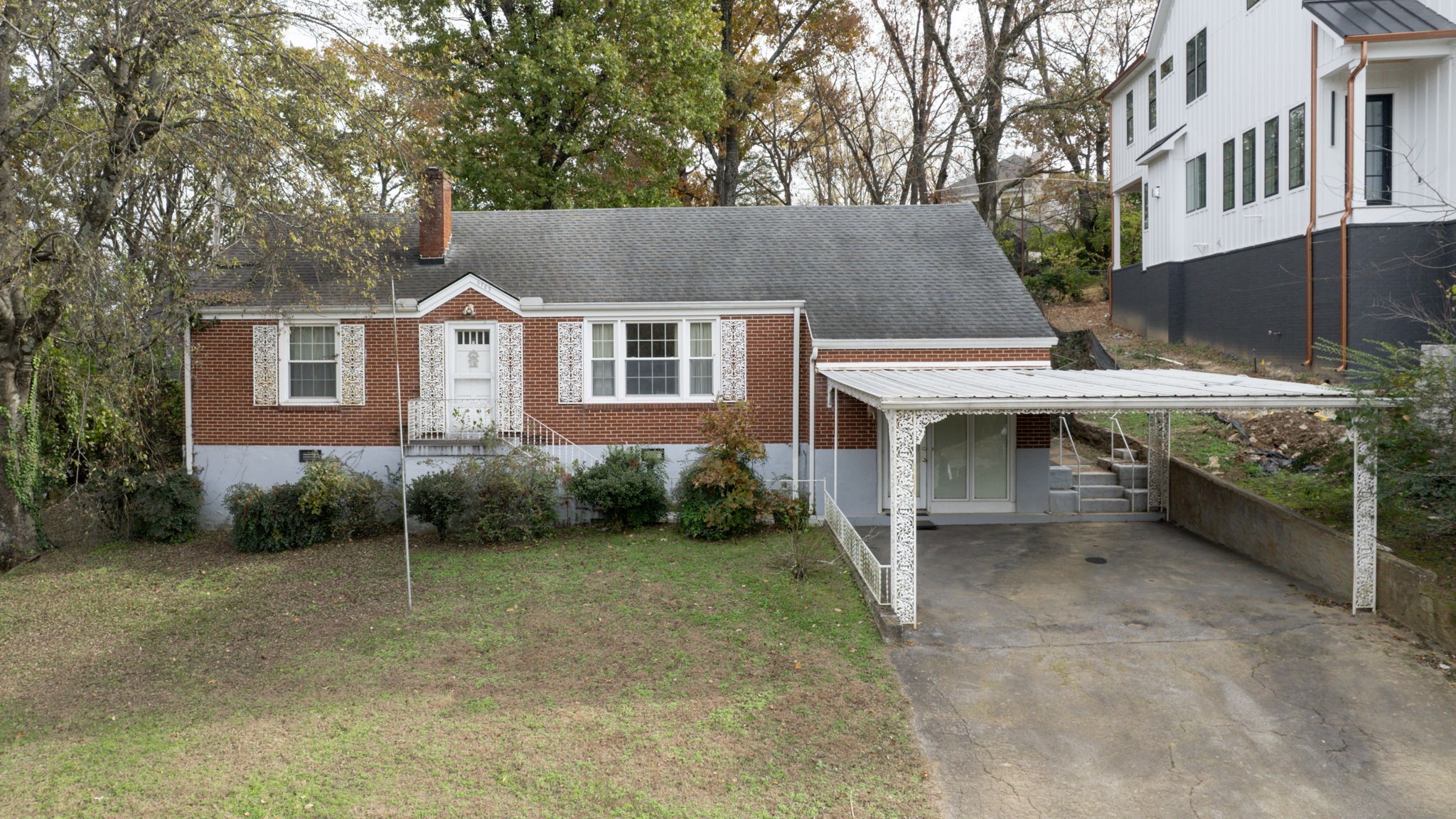 5703 Vine Ridge Dr