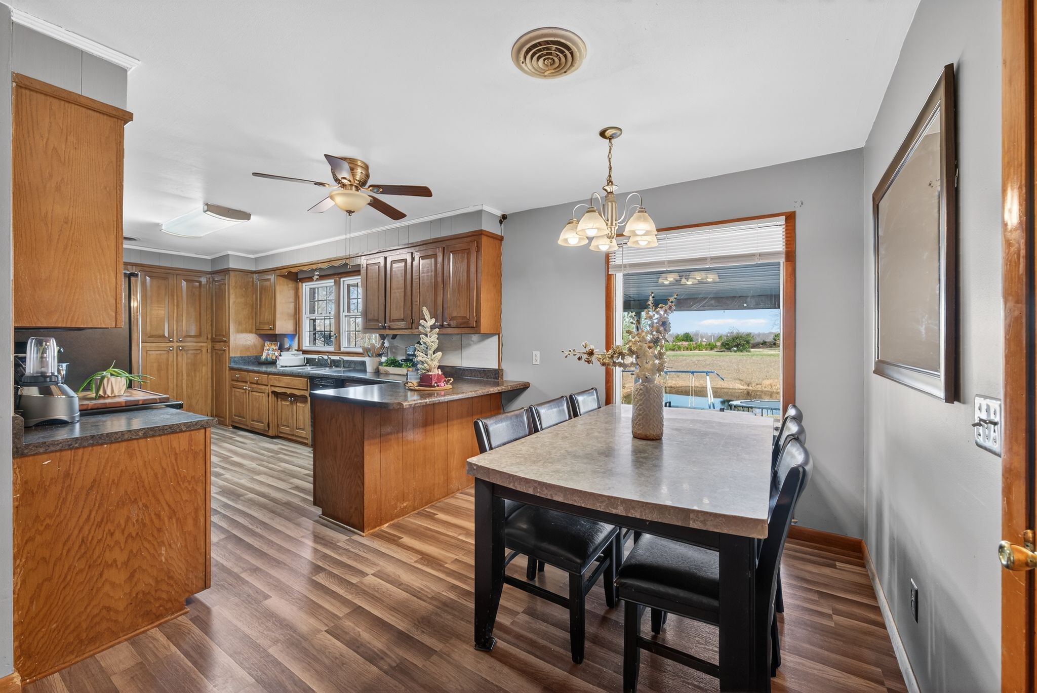 2191 Highway 100