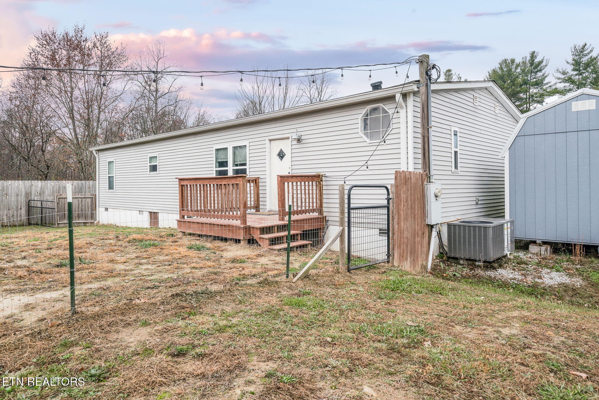 219 N Lowe Rd