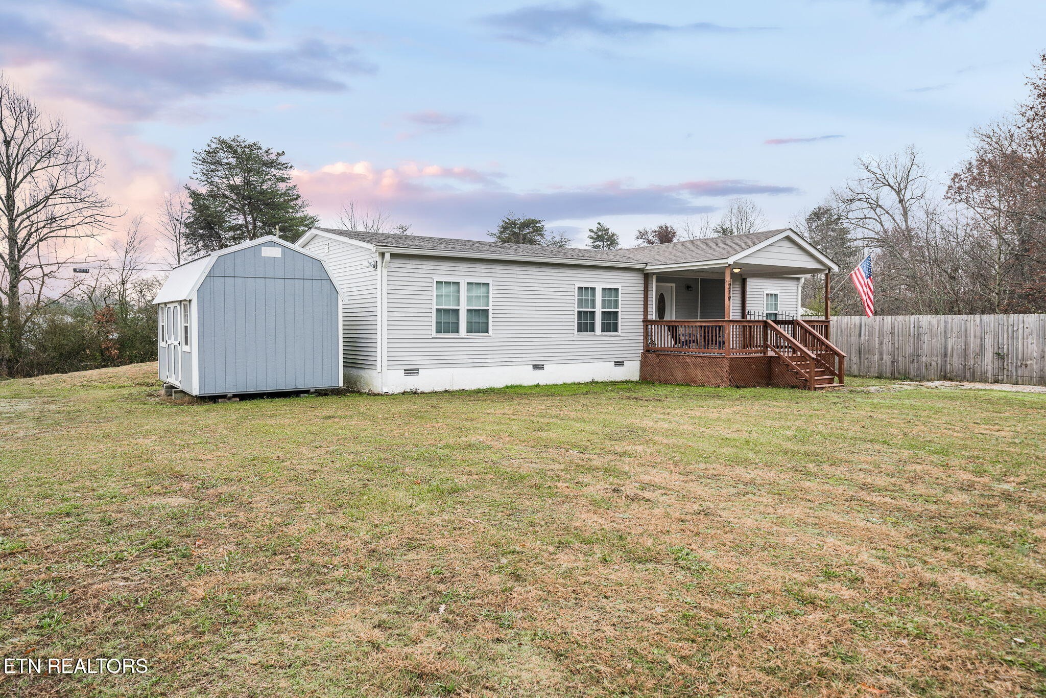 219 N Lowe Rd