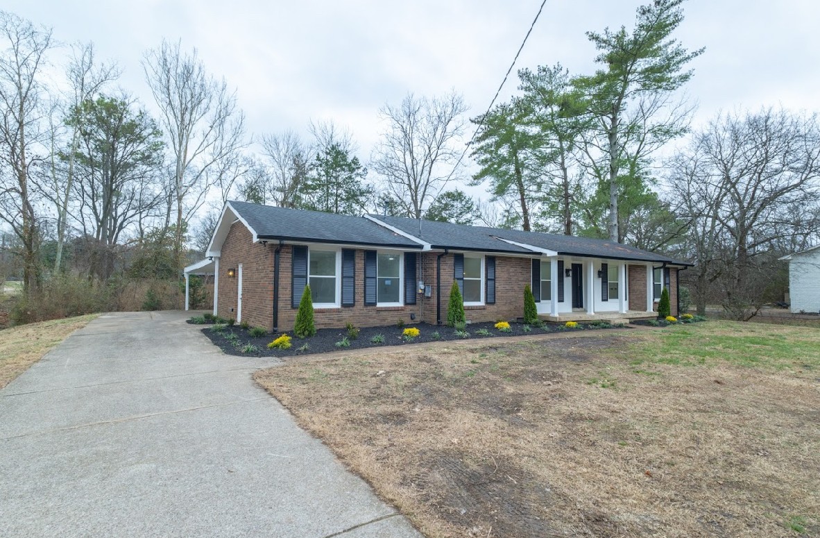 1109 Howell Dr