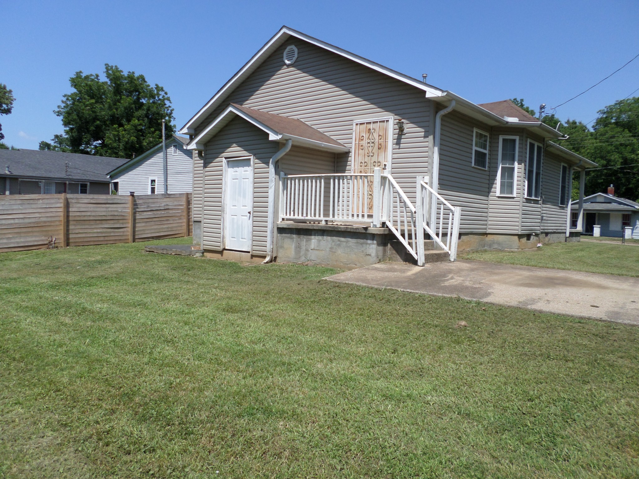 111 Rhea St