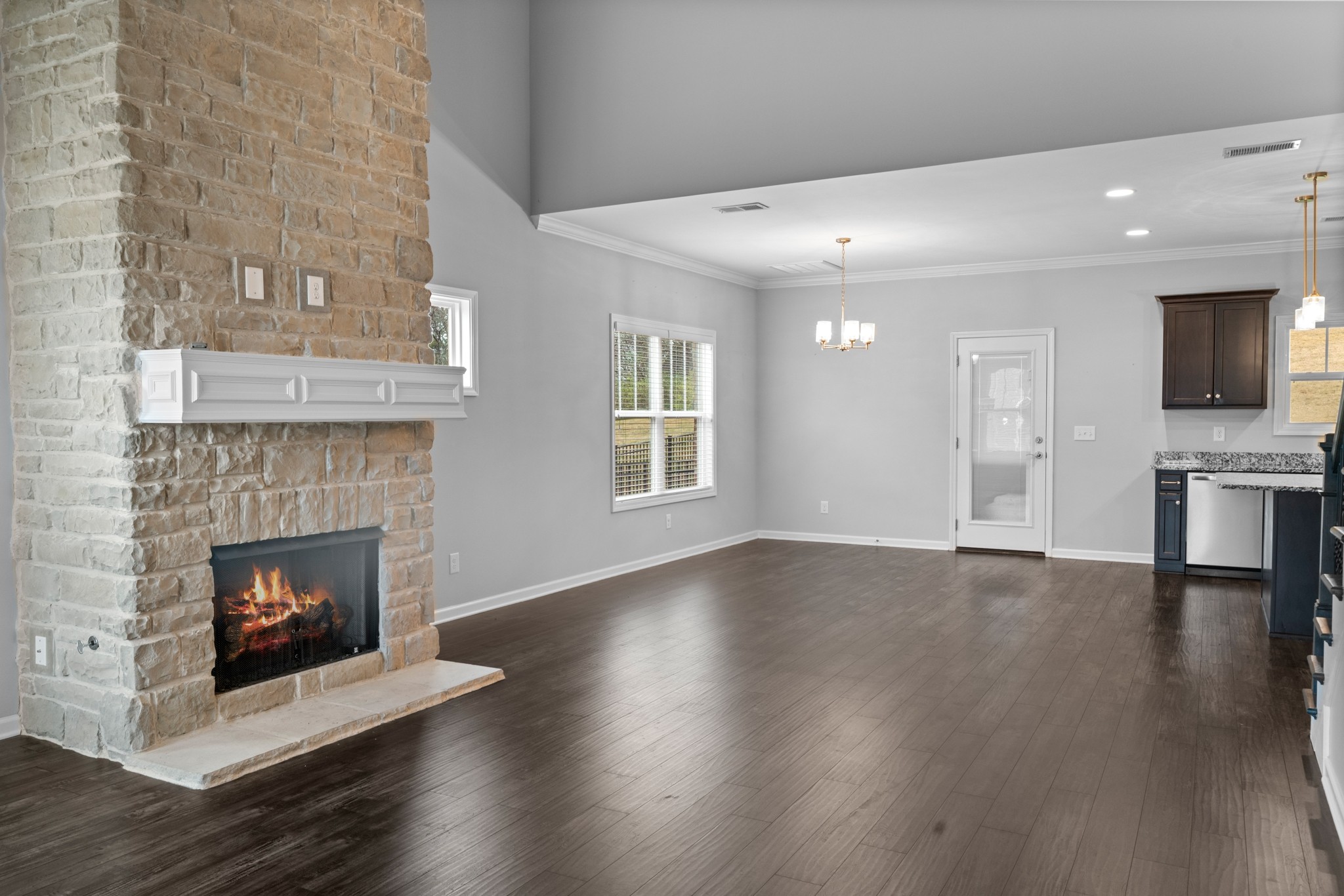 222 Hutch Ct