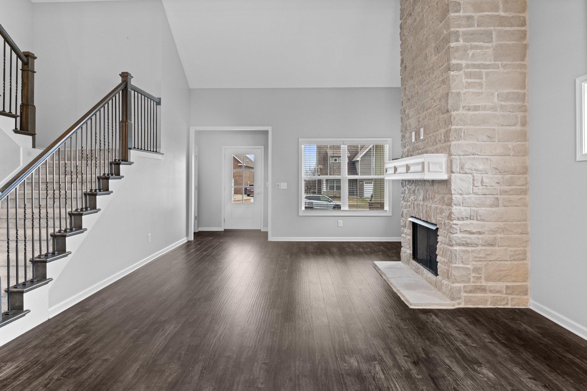 222 Hutch Ct