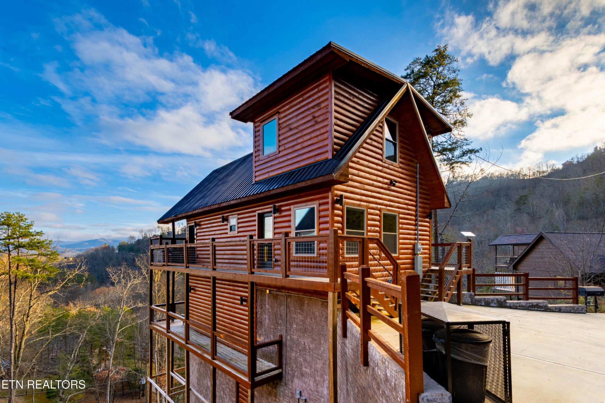 2138 Rising Fawn Way