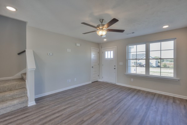 7 Laurel View St