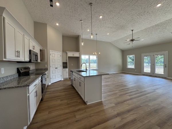 8 Laurel View St