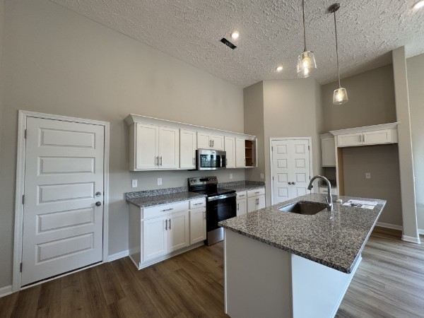 8 Laurel View St