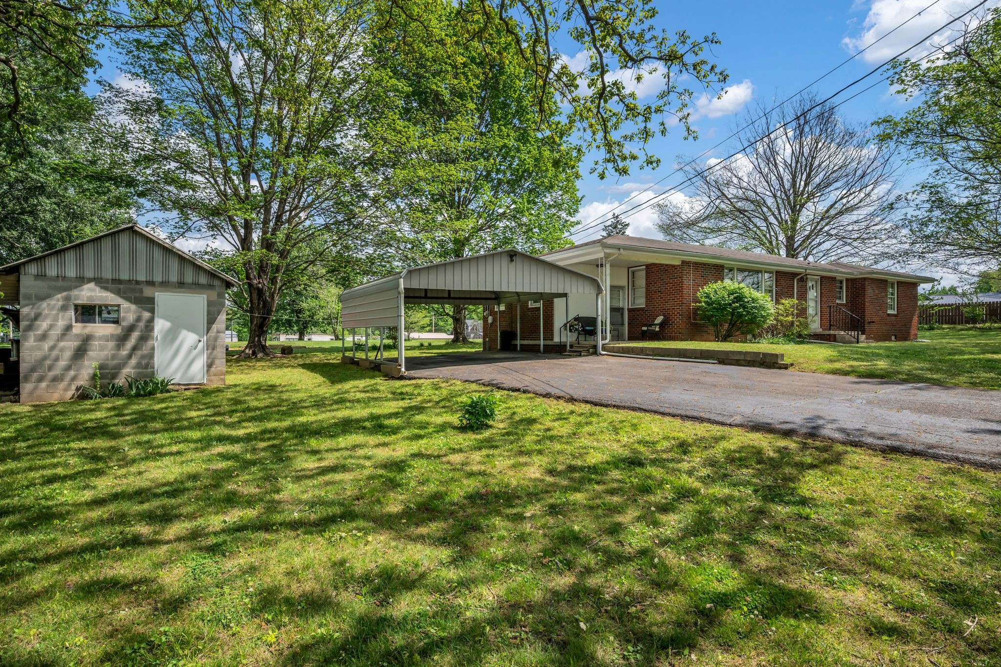 1006 Hershell St