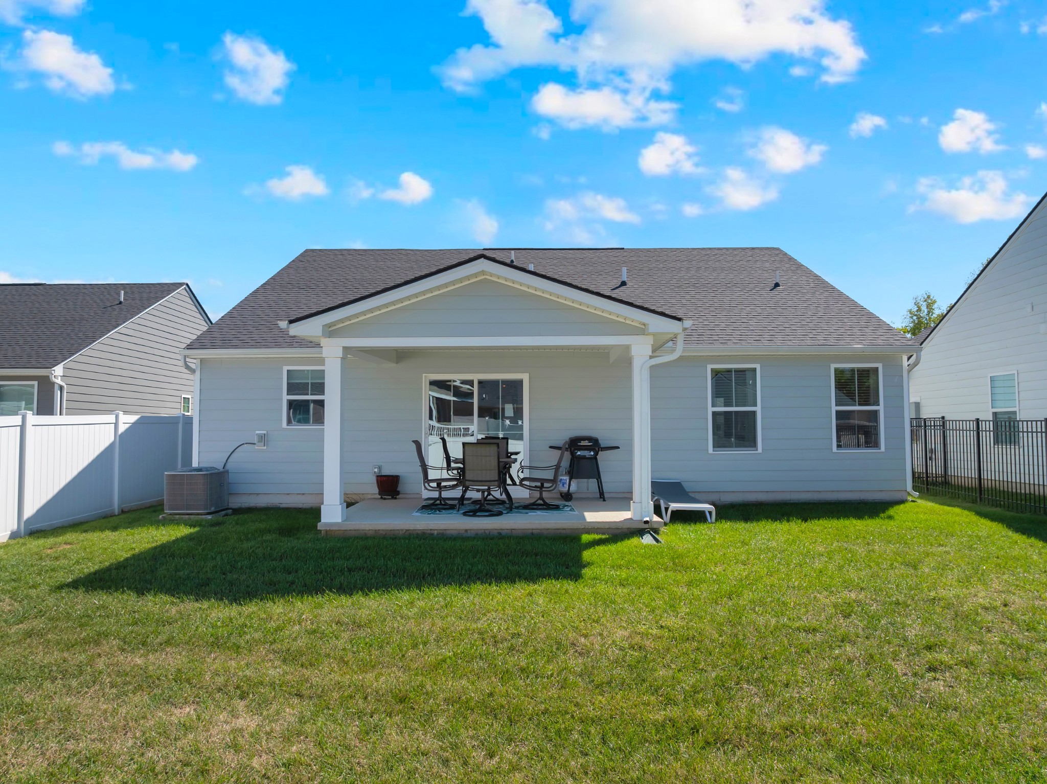 810 Rae Dr