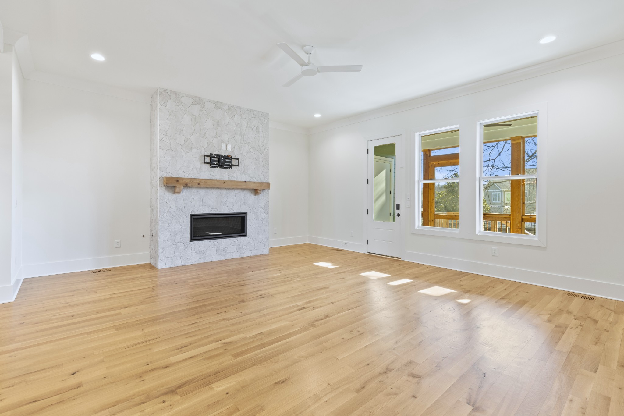 6371 Alamo Pl