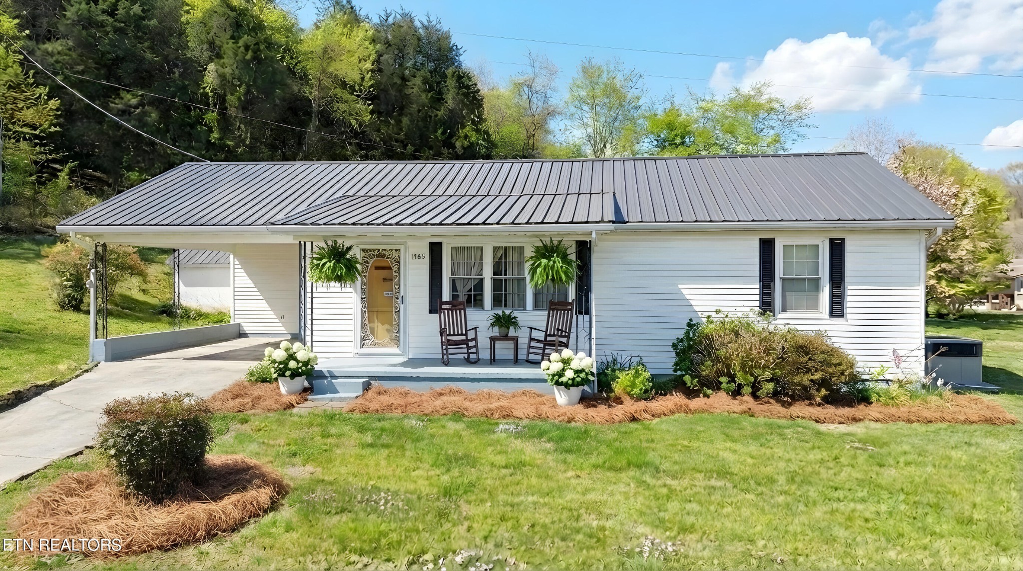 1585 Hill Road