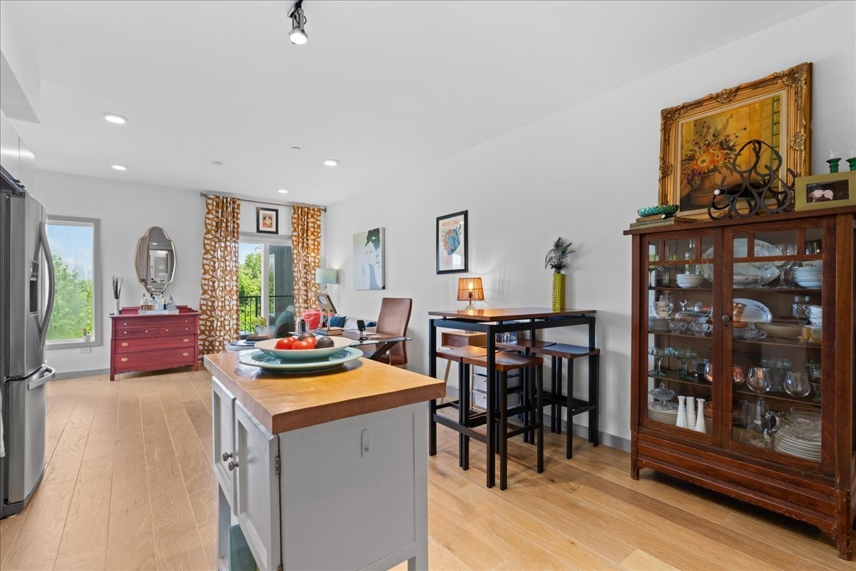 400 Herron Dr