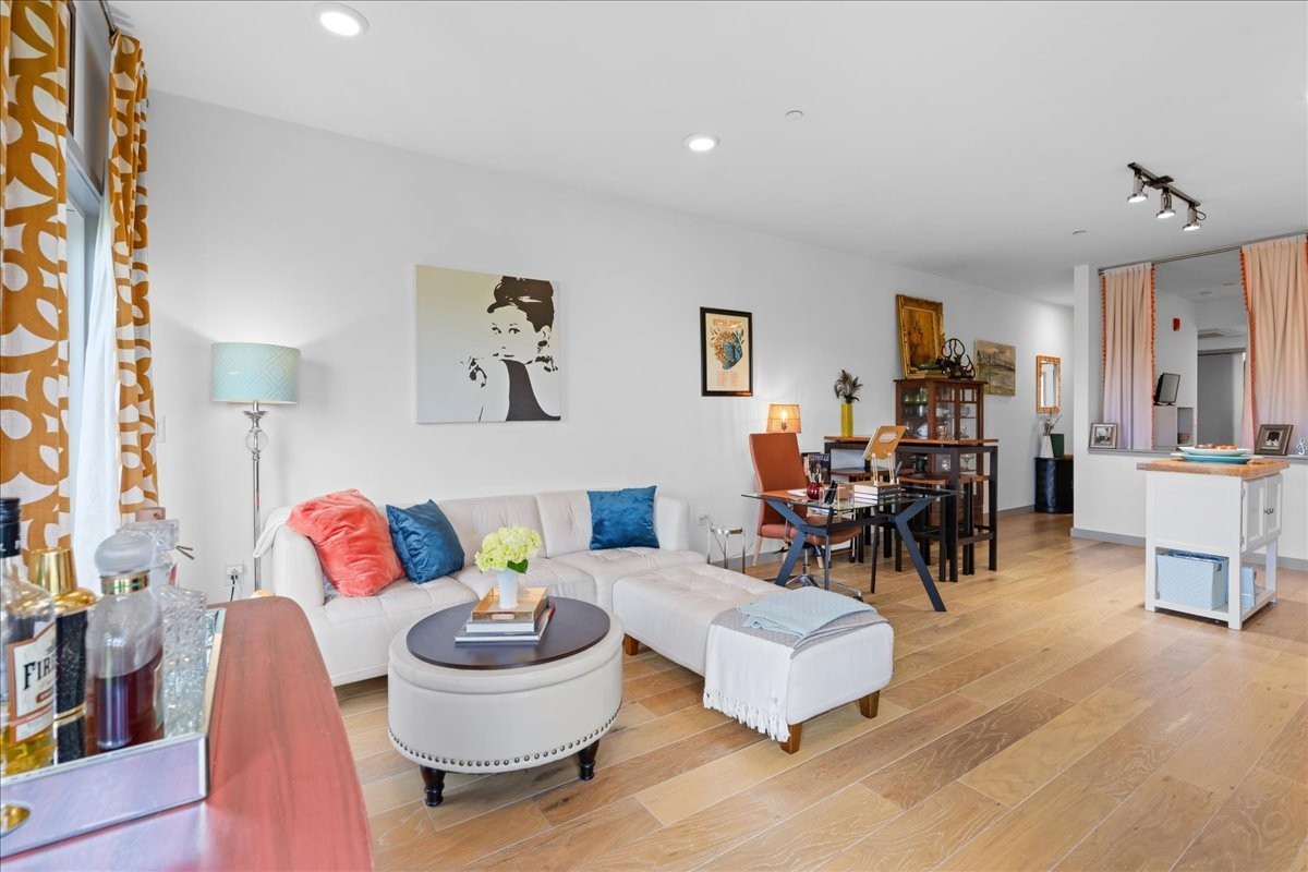 400 Herron Dr