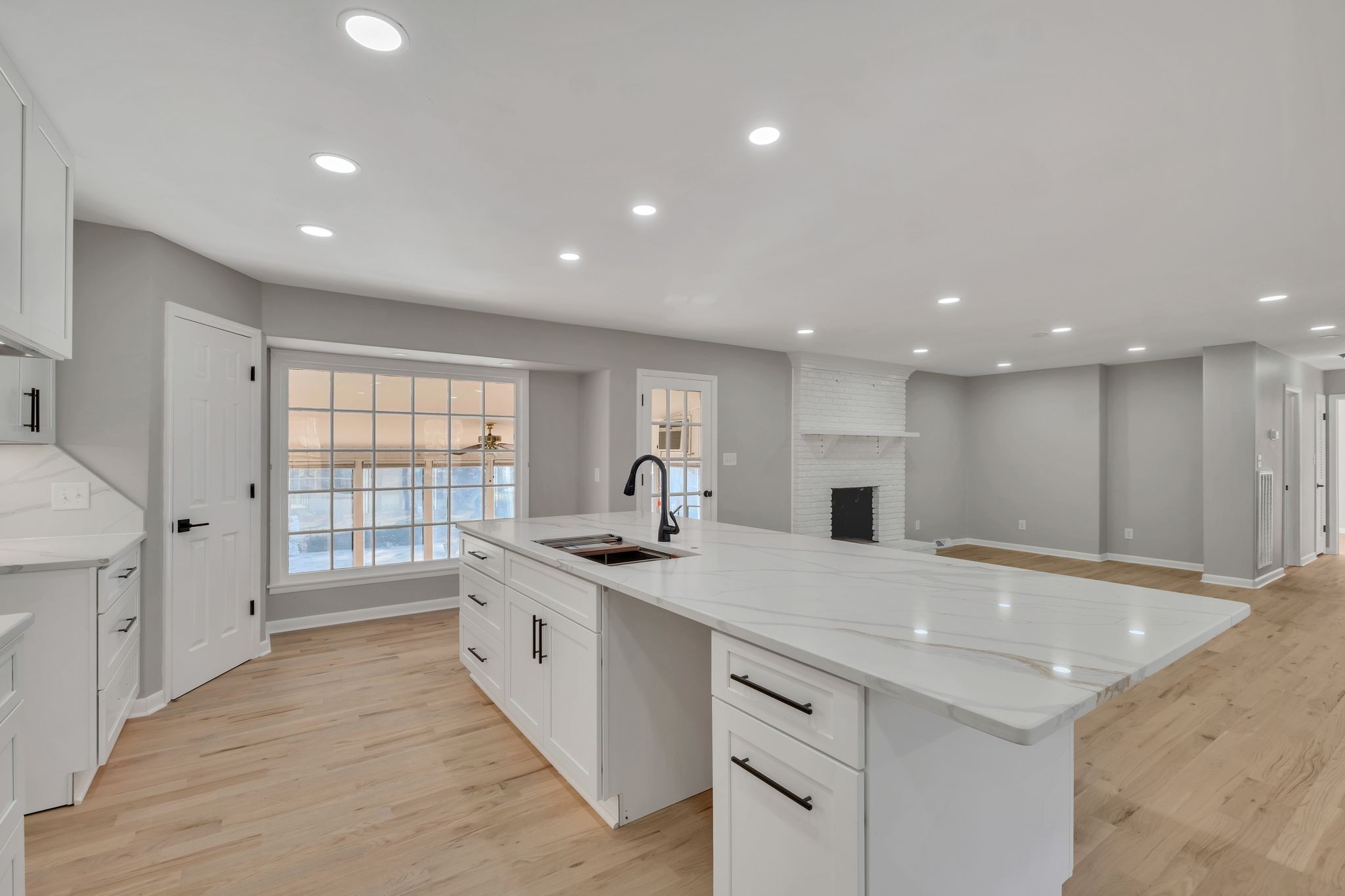 550 Drifting Cir, W