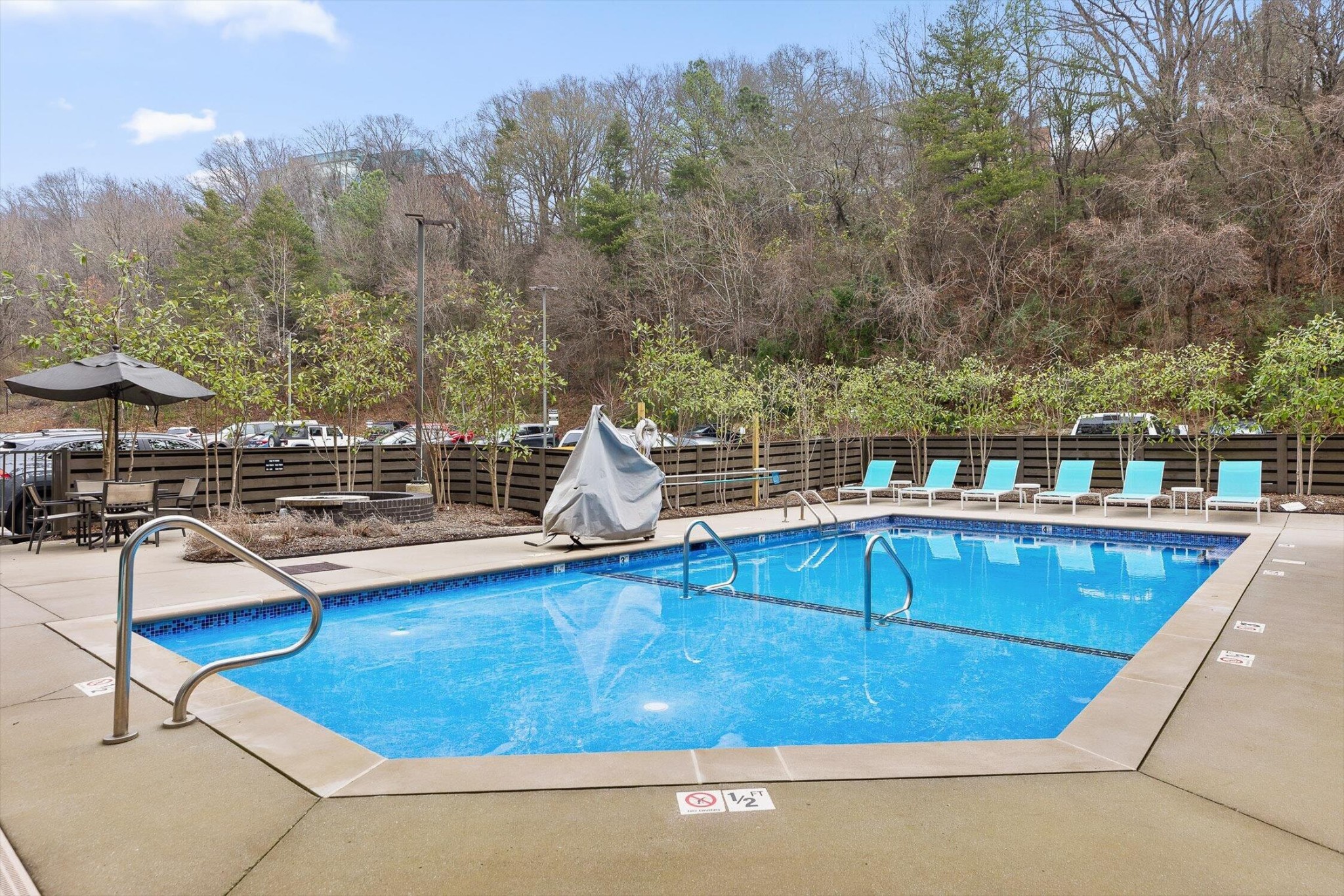 782 Riverfront Parkway