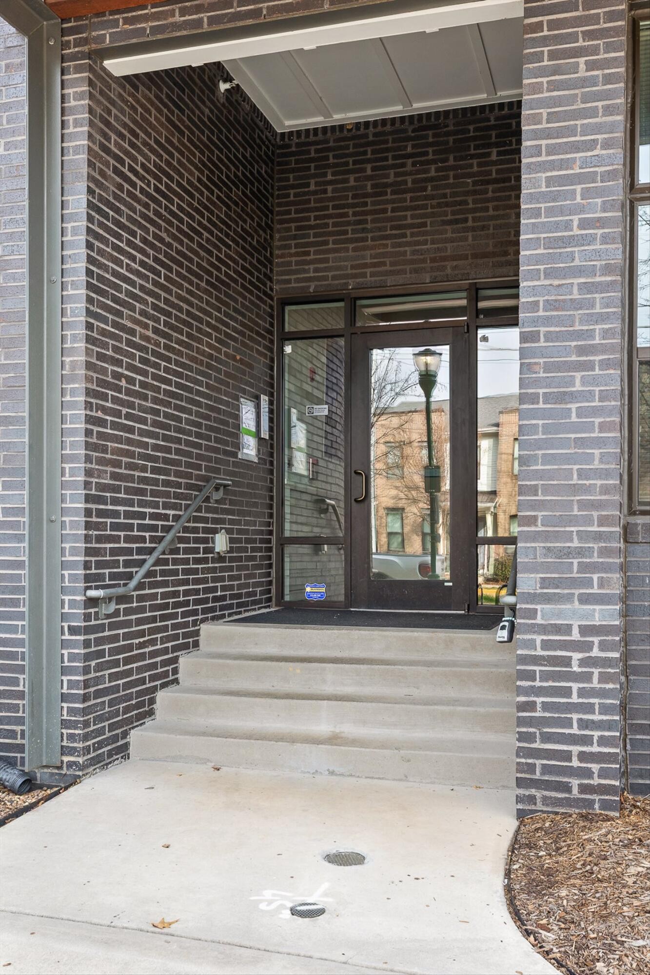 782 Riverfront Parkway