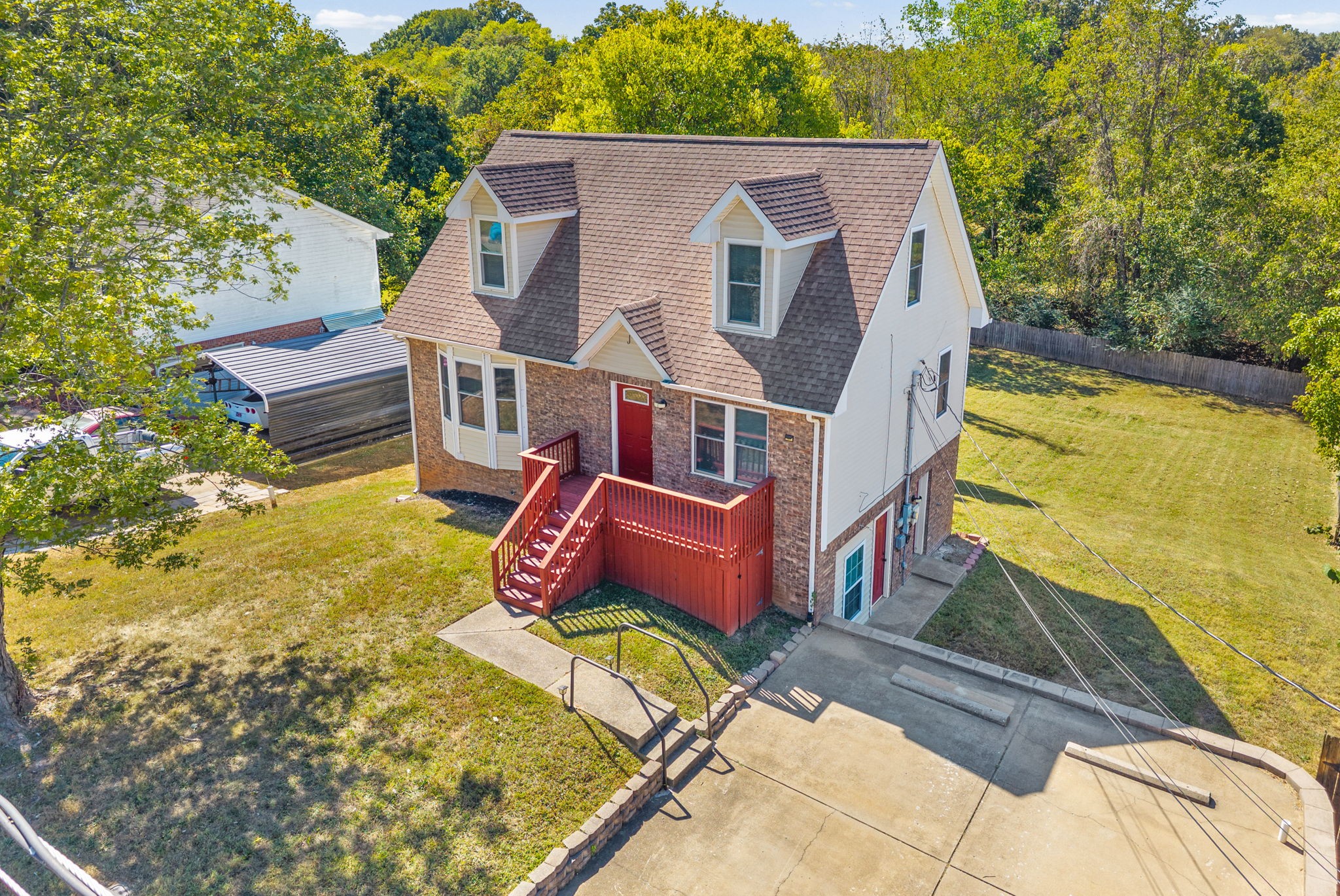 706 Green Valley Ct