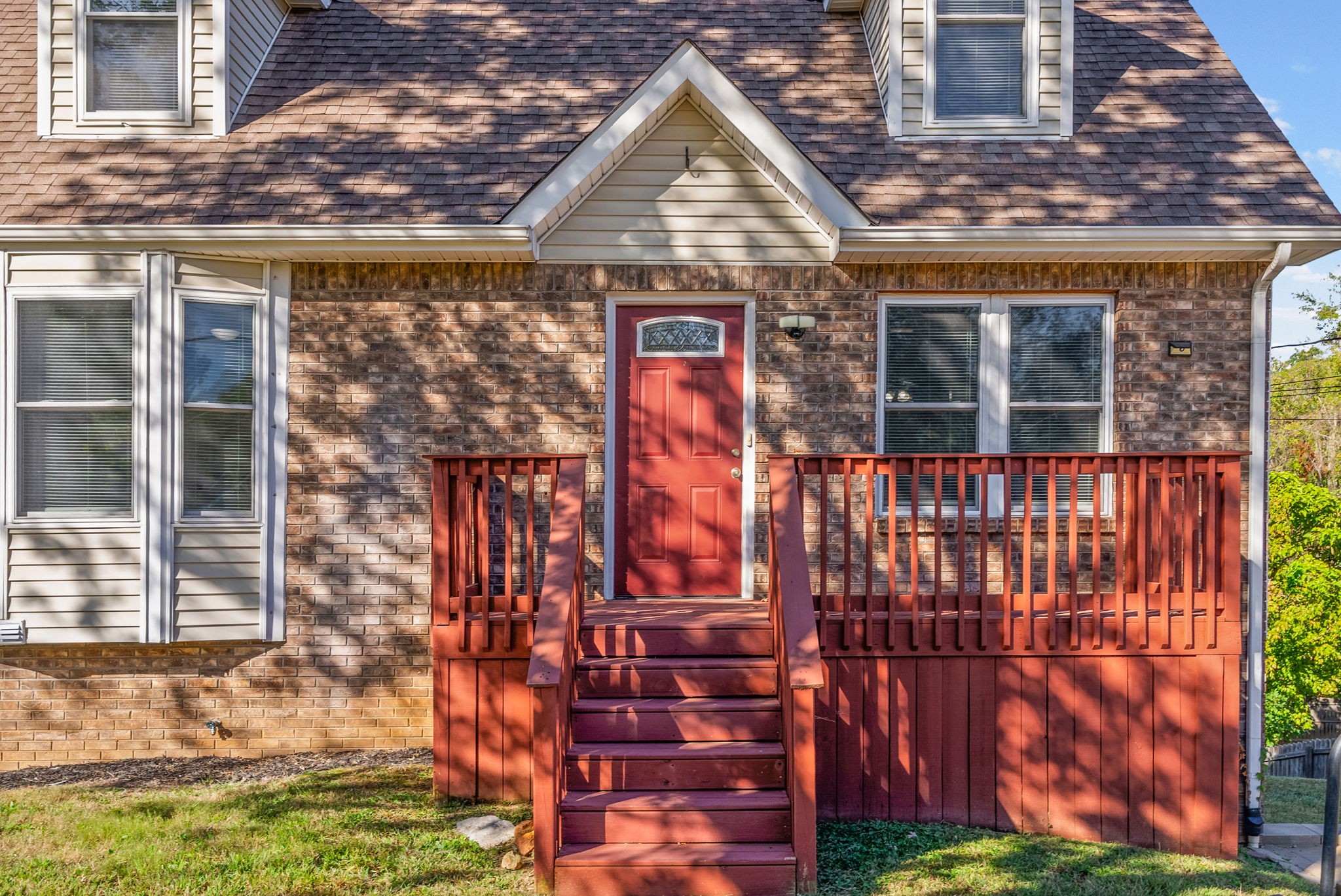 706 Green Valley Ct