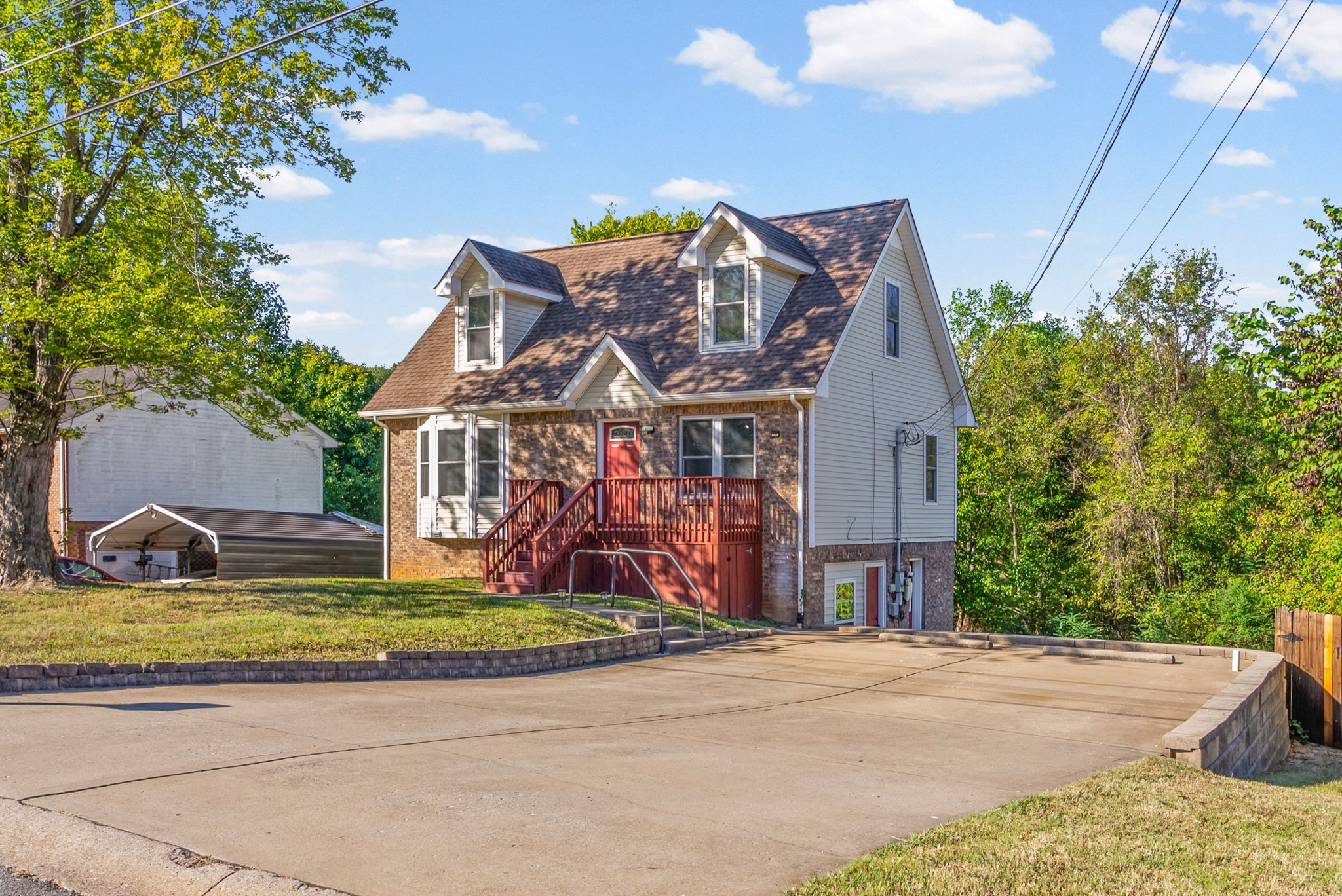 706 Green Valley Ct