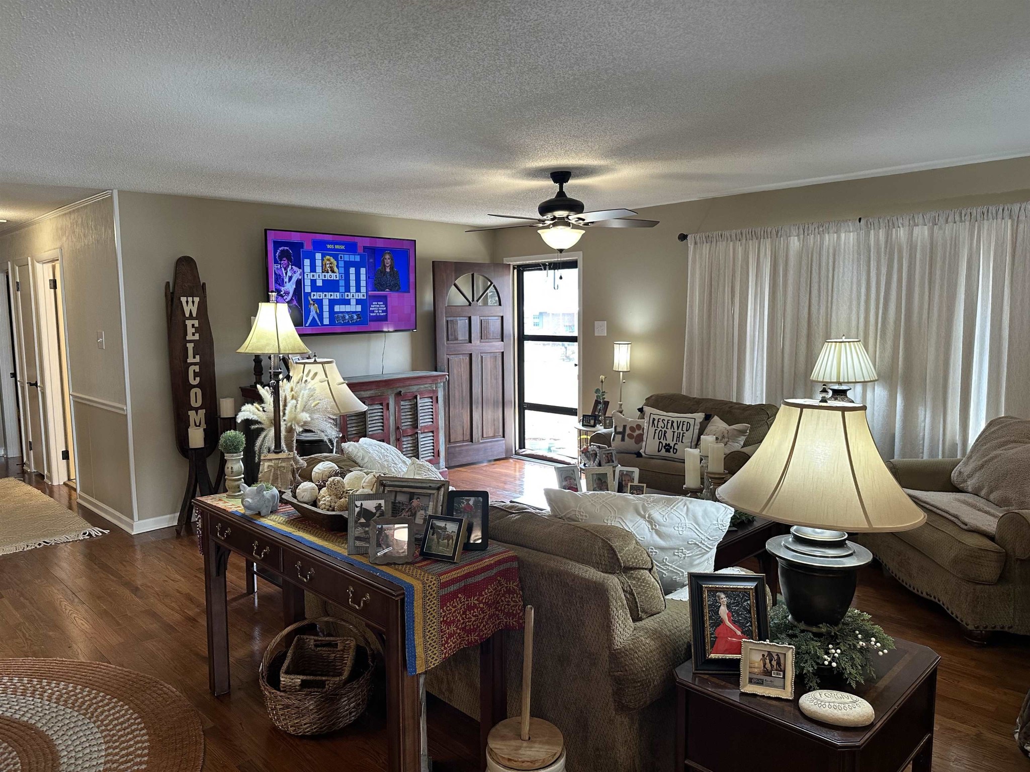 376 SUNSET DR