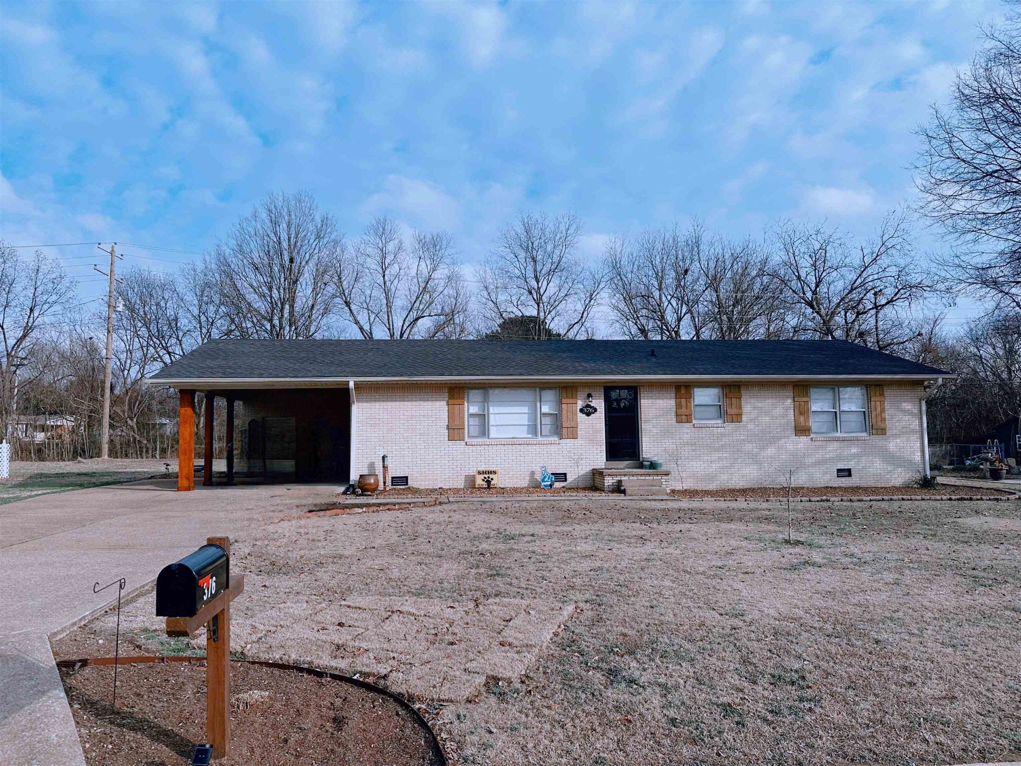 376 SUNSET DR
