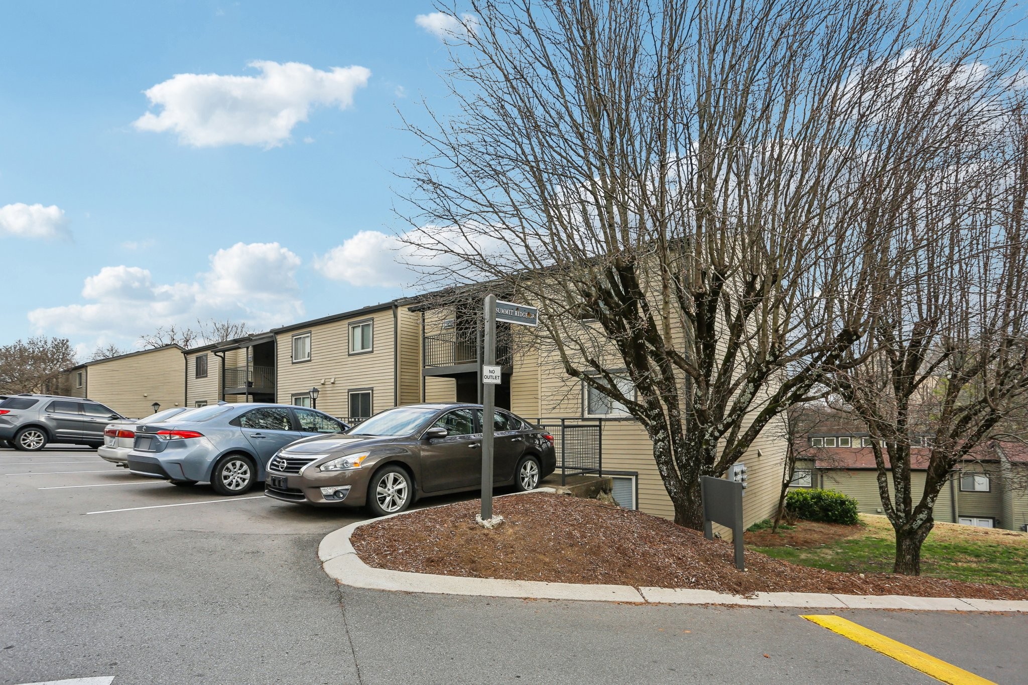 401 Summit Ridge Pl