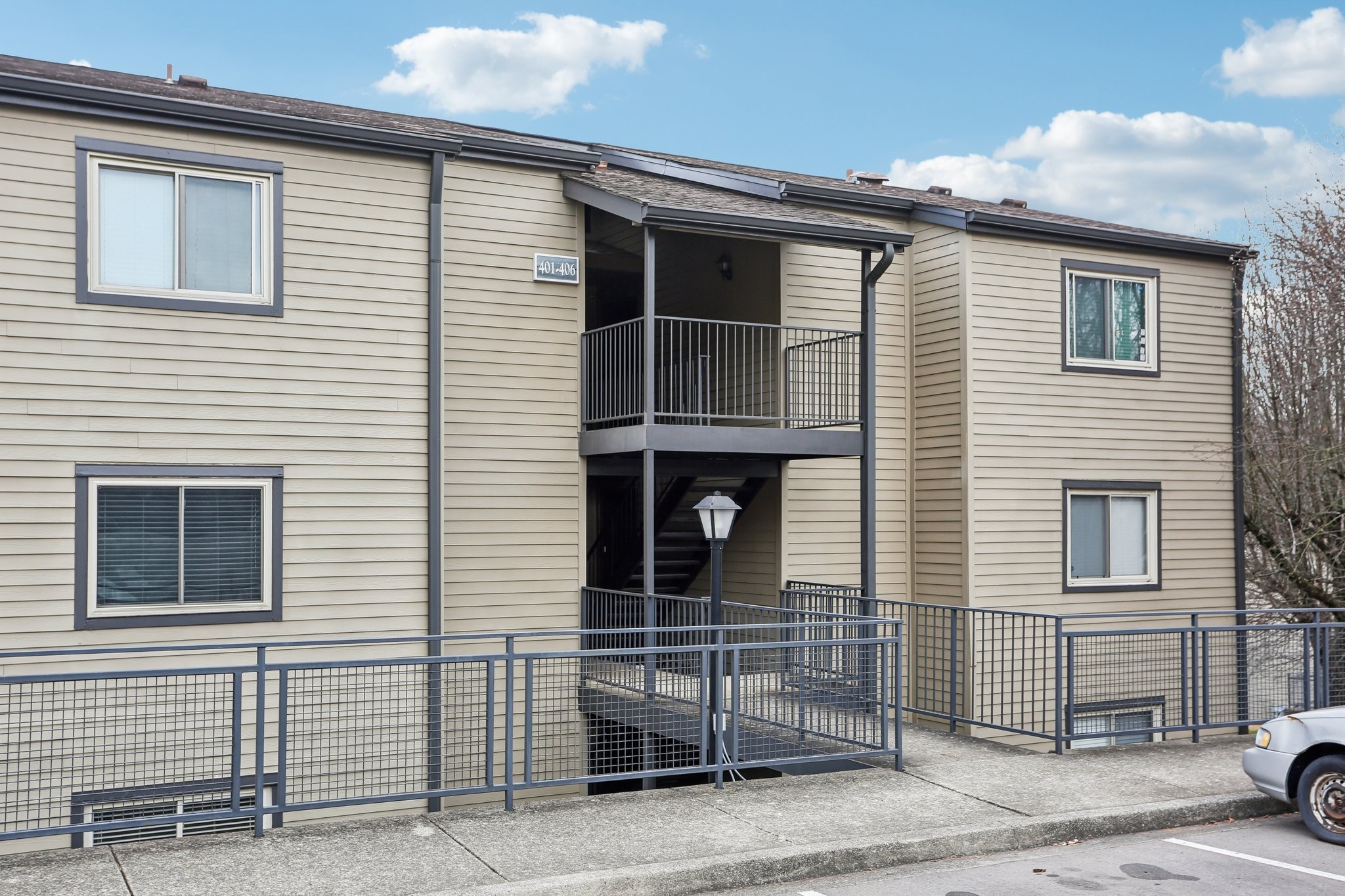 401 Summit Ridge Pl