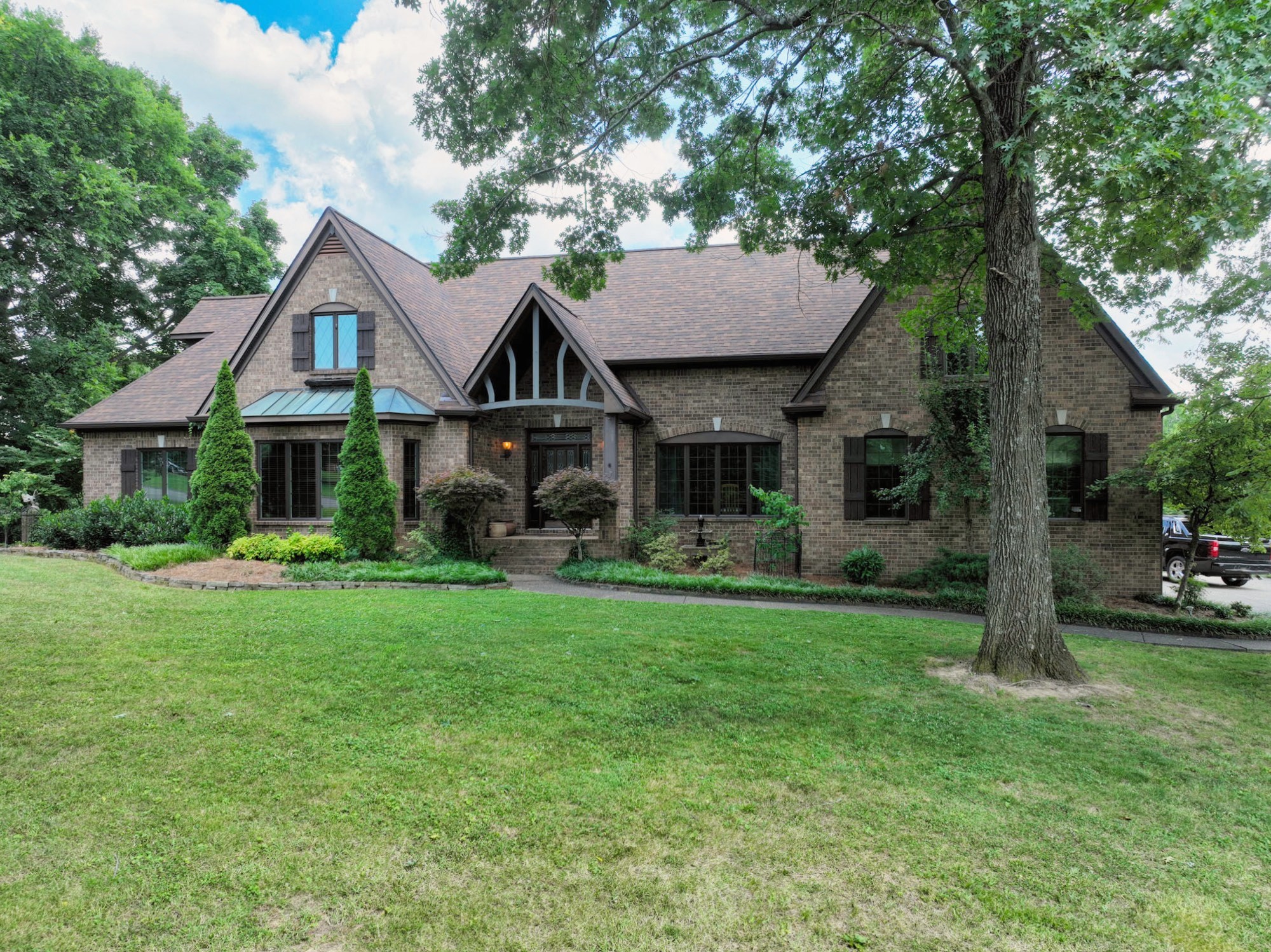 1229 Mount Vernon Ln