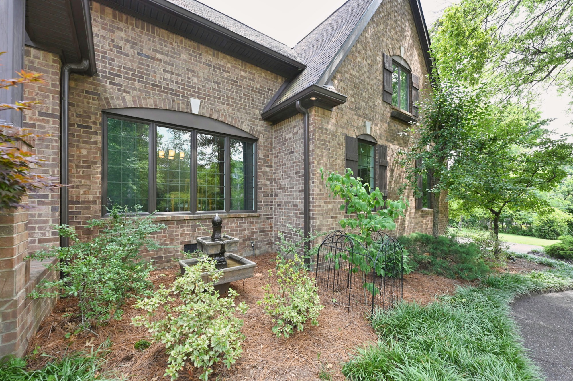 1229 Mount Vernon Ln