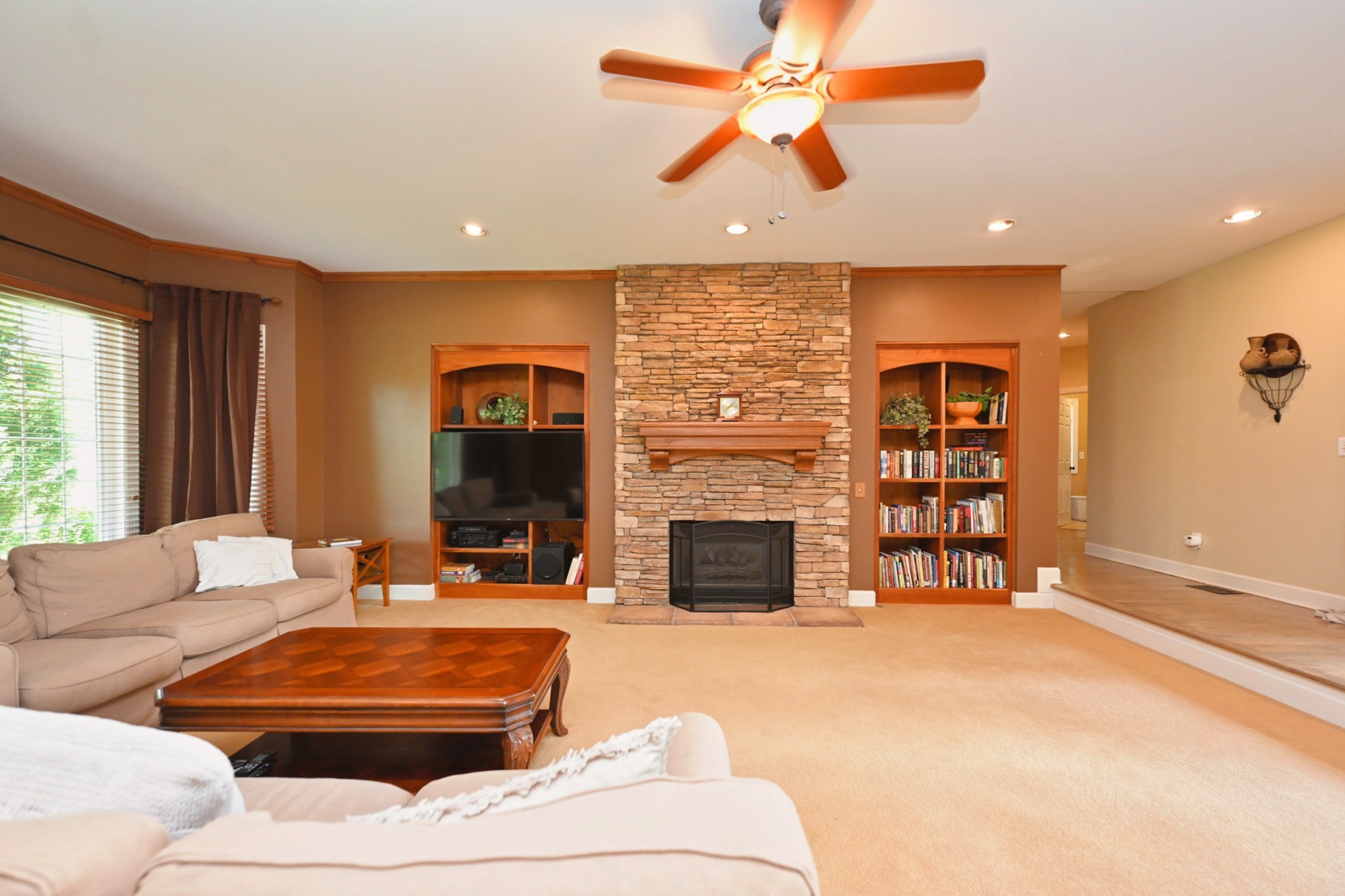 1229 Mount Vernon Ln