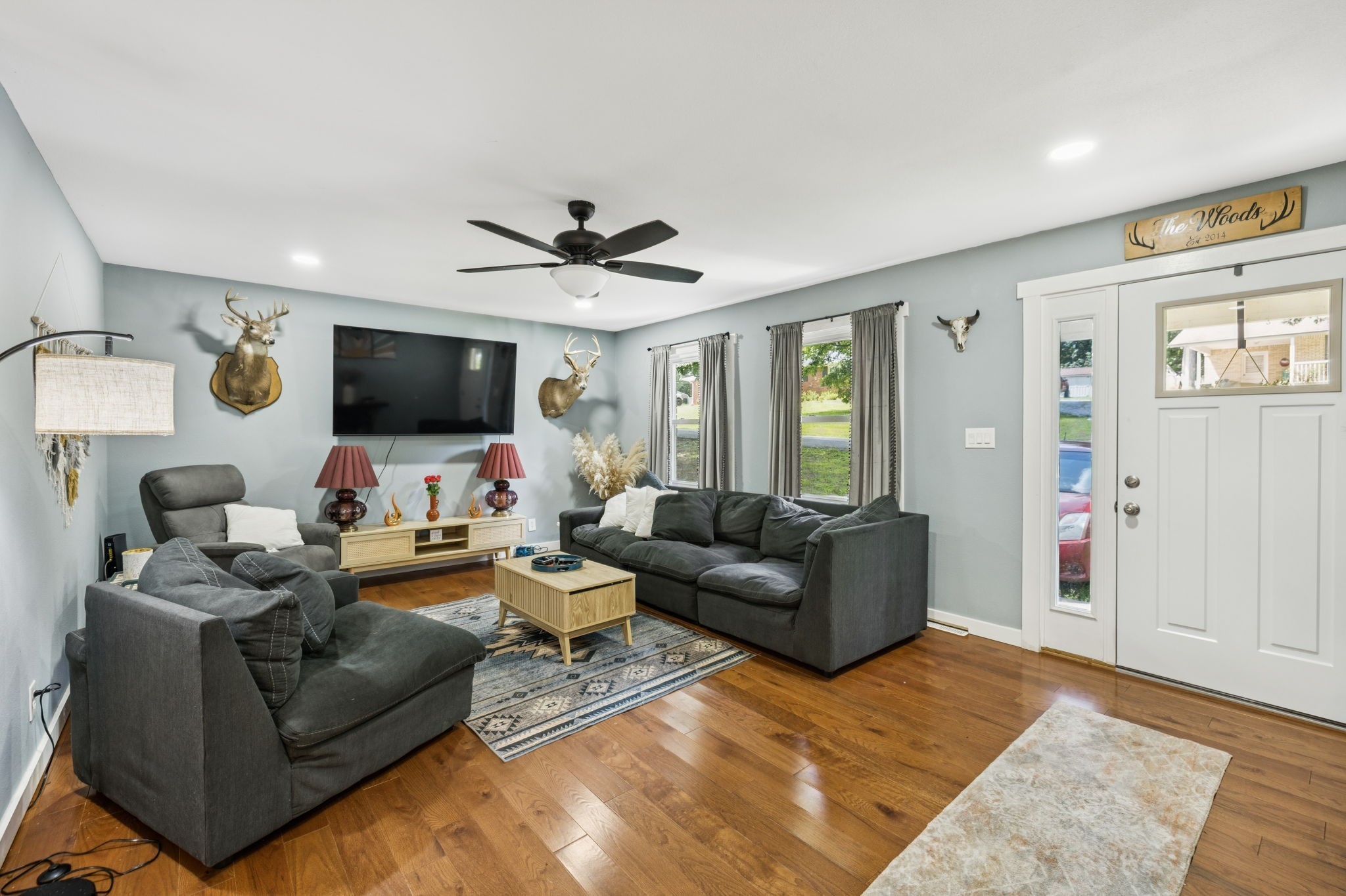 630 Lakeview Cir