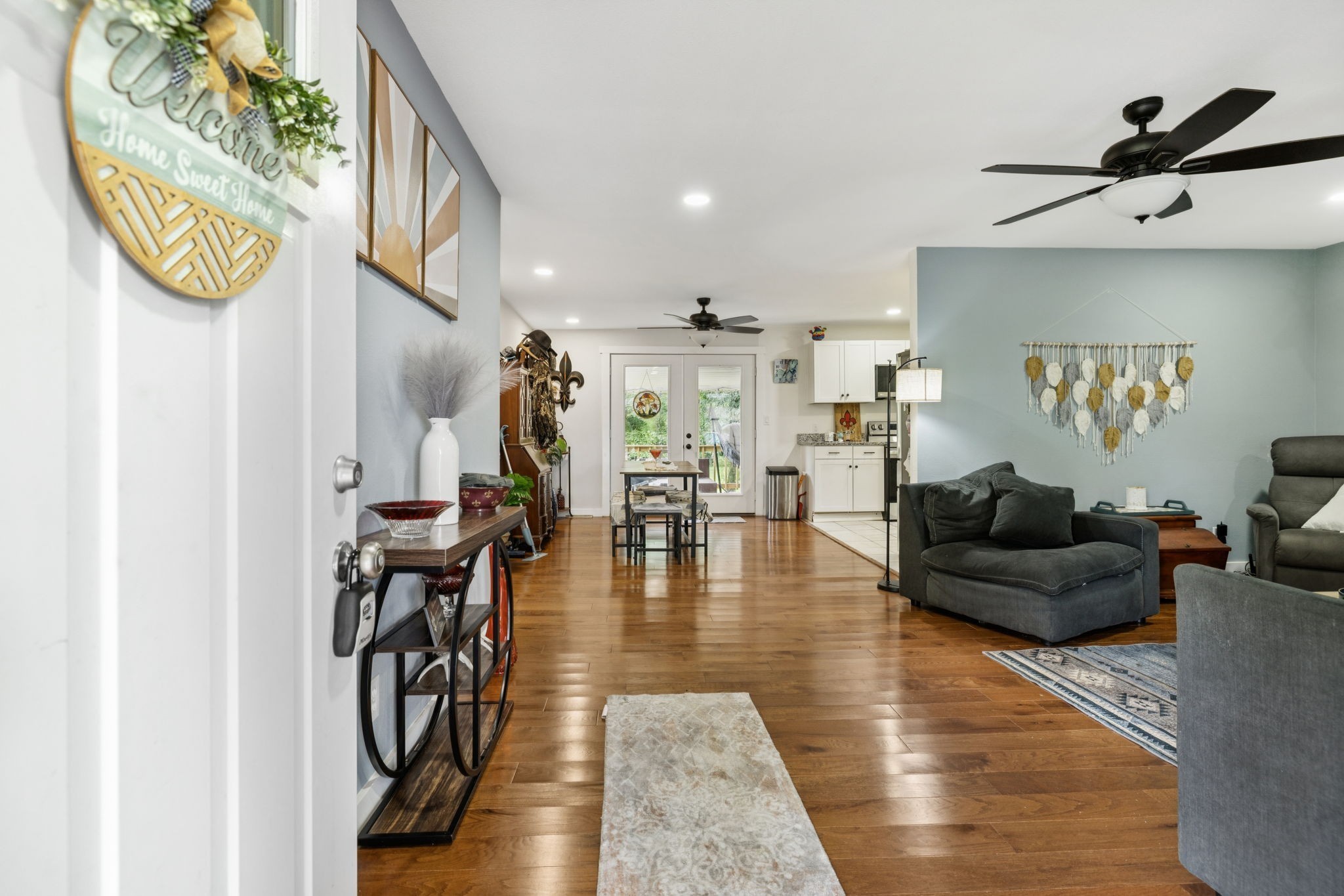630 Lakeview Cir